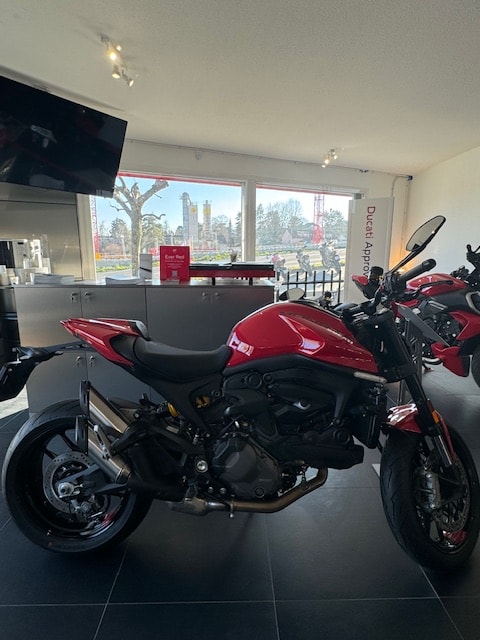 DUCATI Monster + 937 // LEASING 1,99% ARES MOTORS-showroom-element-1