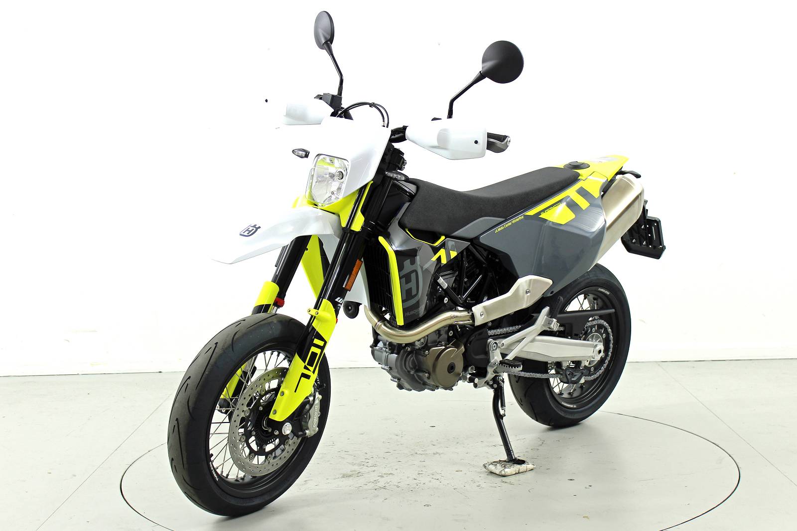 HUSQVARNA 701 Supermoto ABS-showroom-element-2