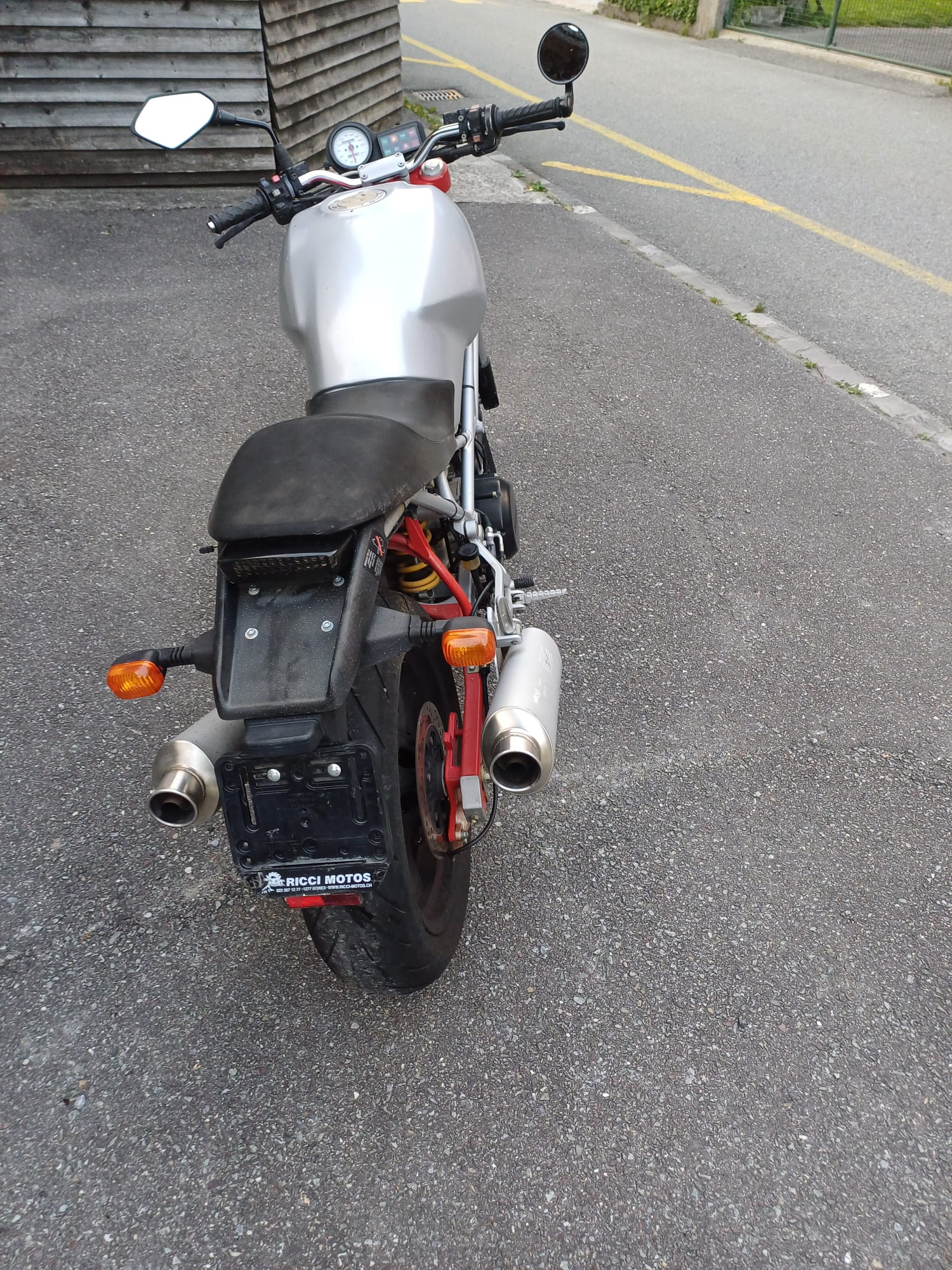 DUCATI Monster 600-image-6