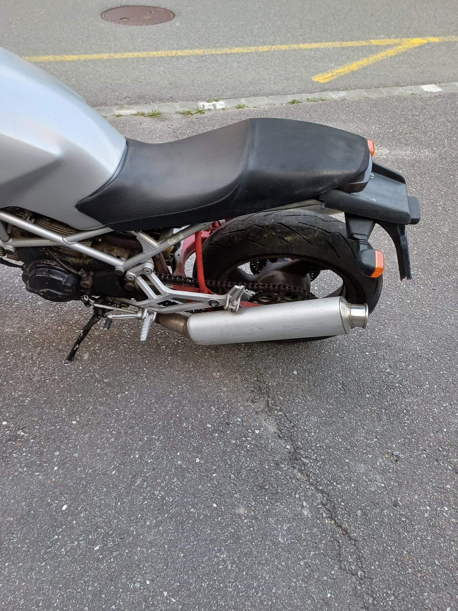 DUCATI Monster 600-image-4