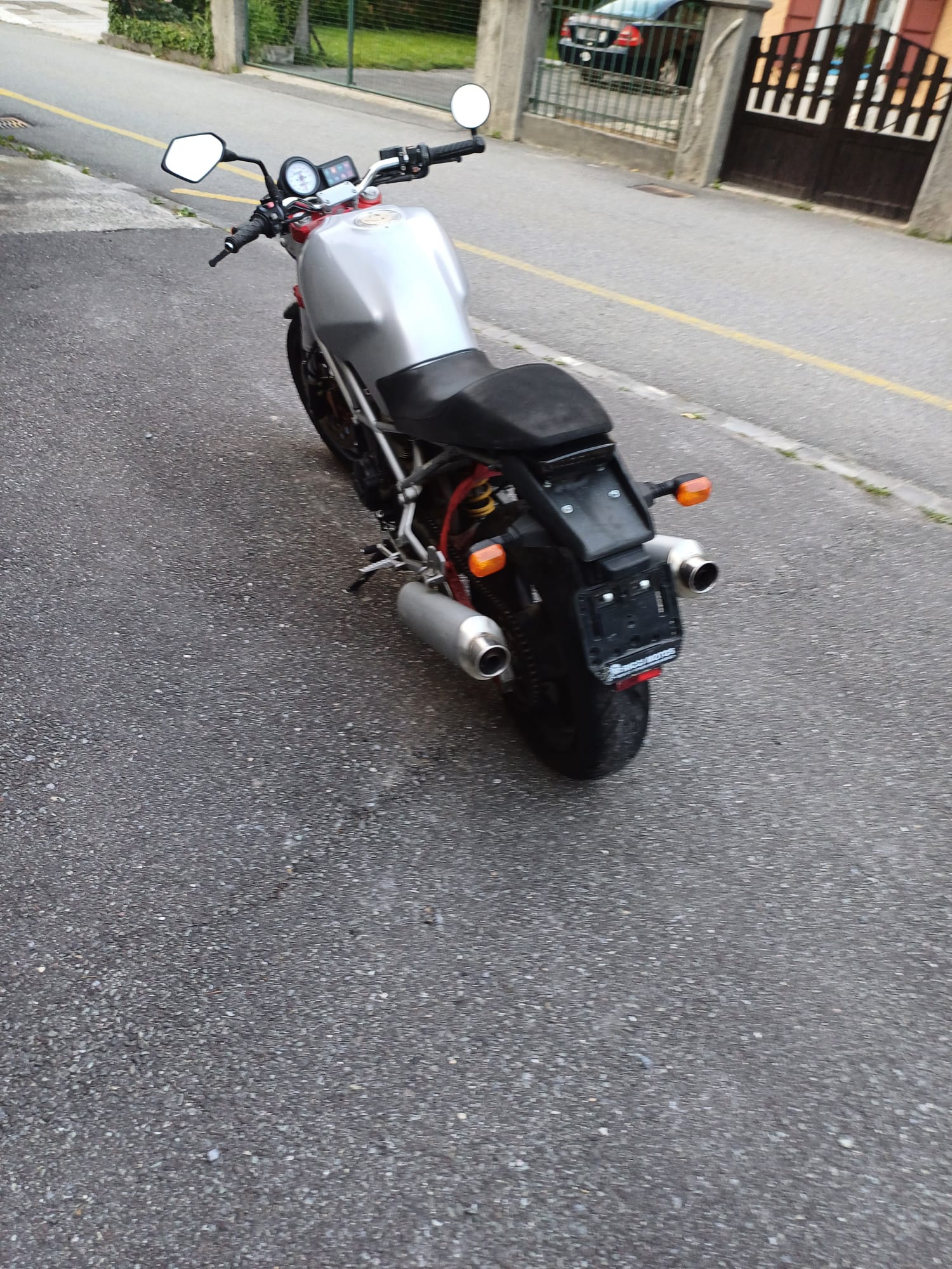 DUCATI Monster 600-image-5