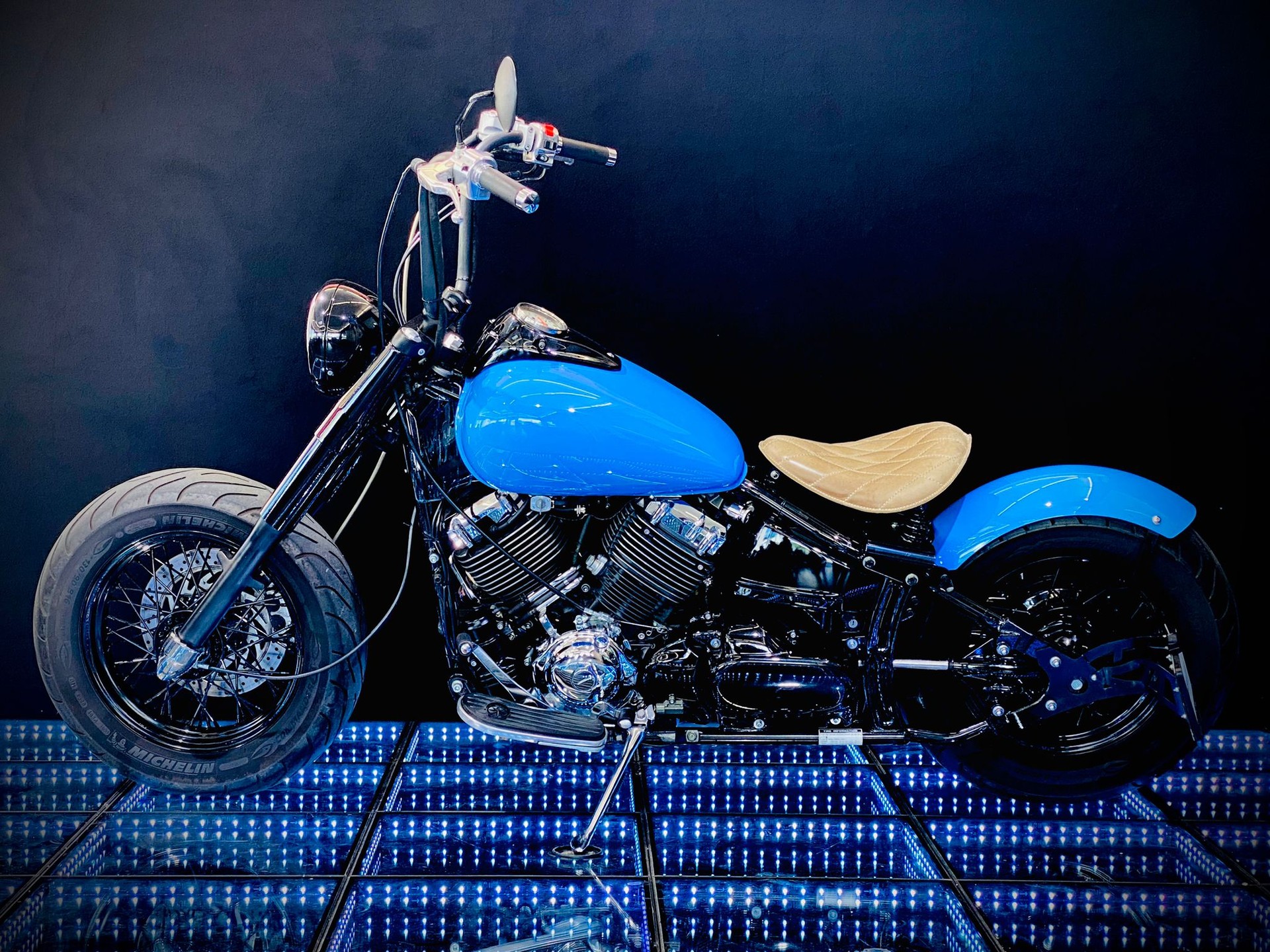 YAMAHA XVS 650 A Drag Star Classic-showroom-element-3