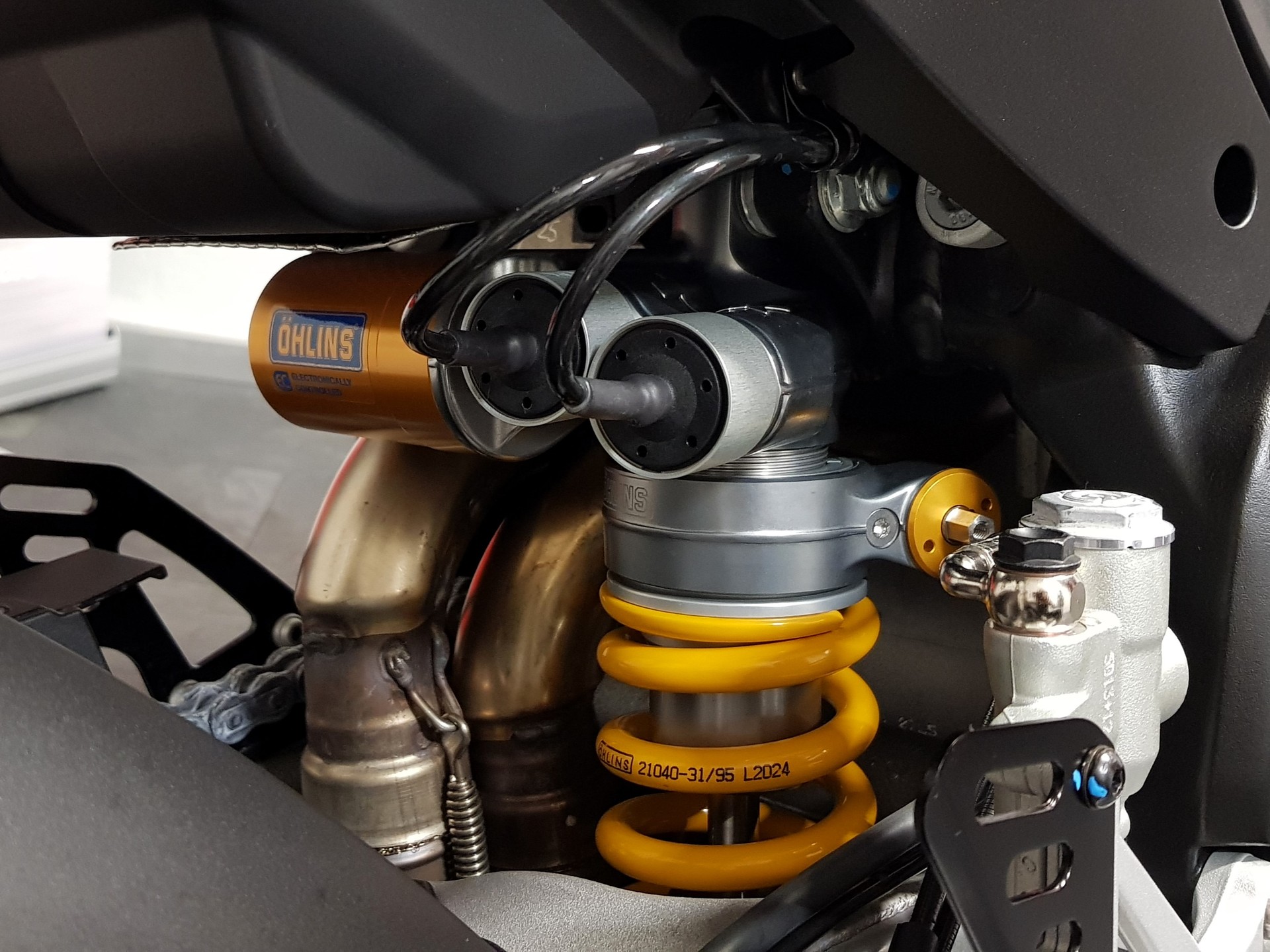 APRILIA Tuono V4 1100 E5+ Factory-image-7
