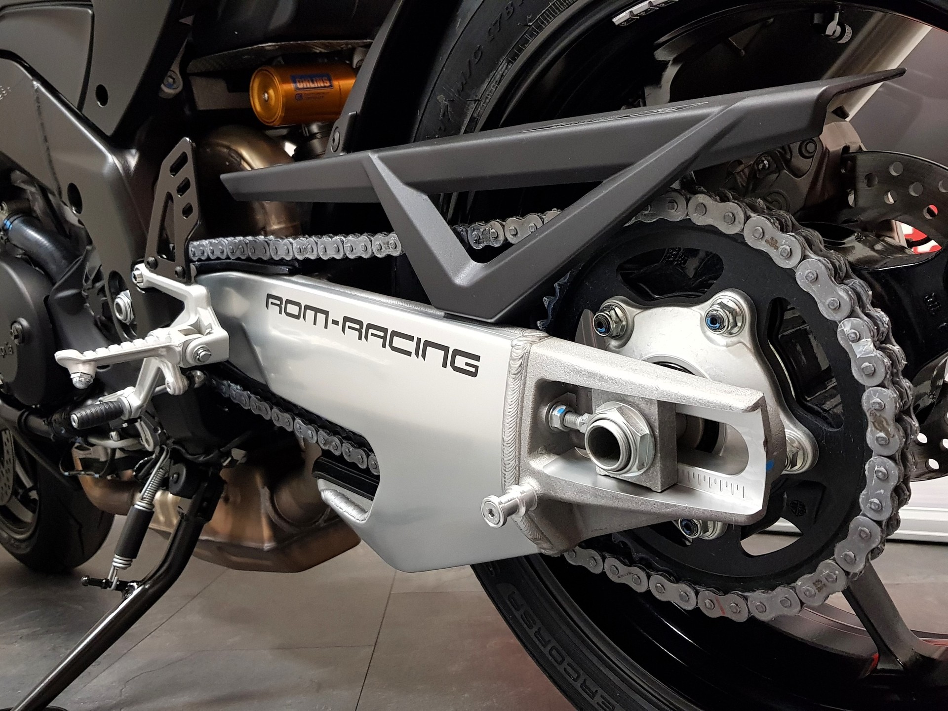 APRILIA Tuono V4 1100 E5+ Factory-image-8