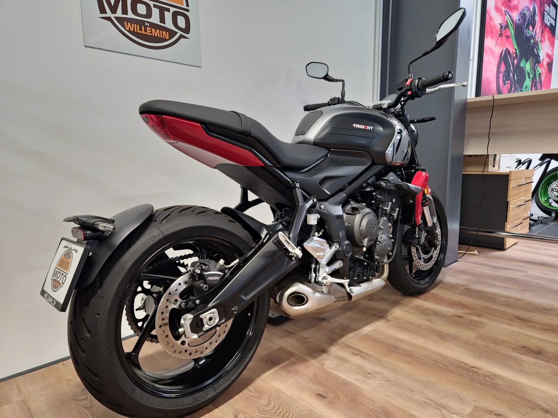 TRIUMPH Trident 660-showroom-element-3