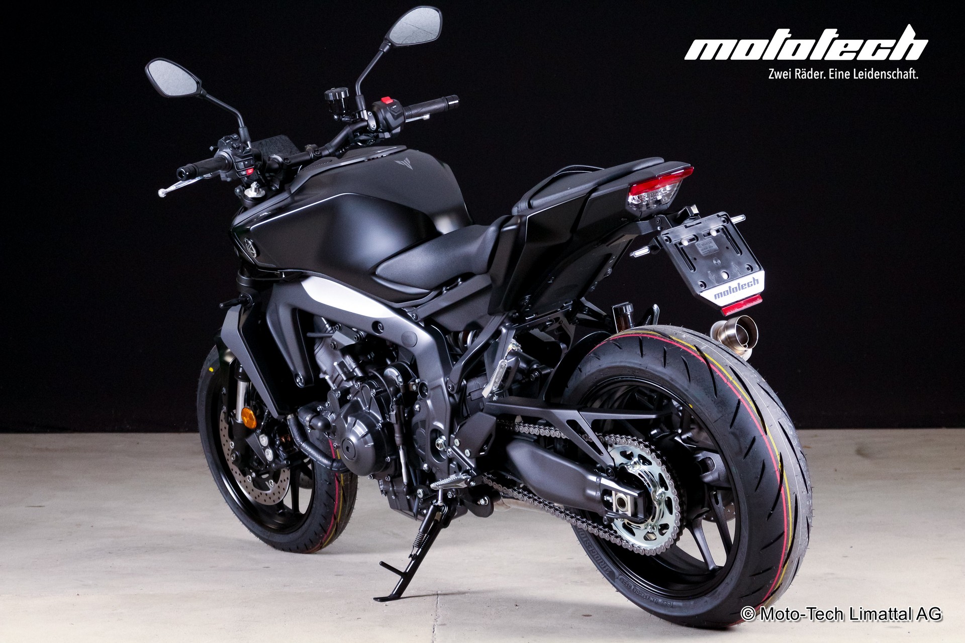 YAMAHA MT-09 (35kW)-showroom-element-3