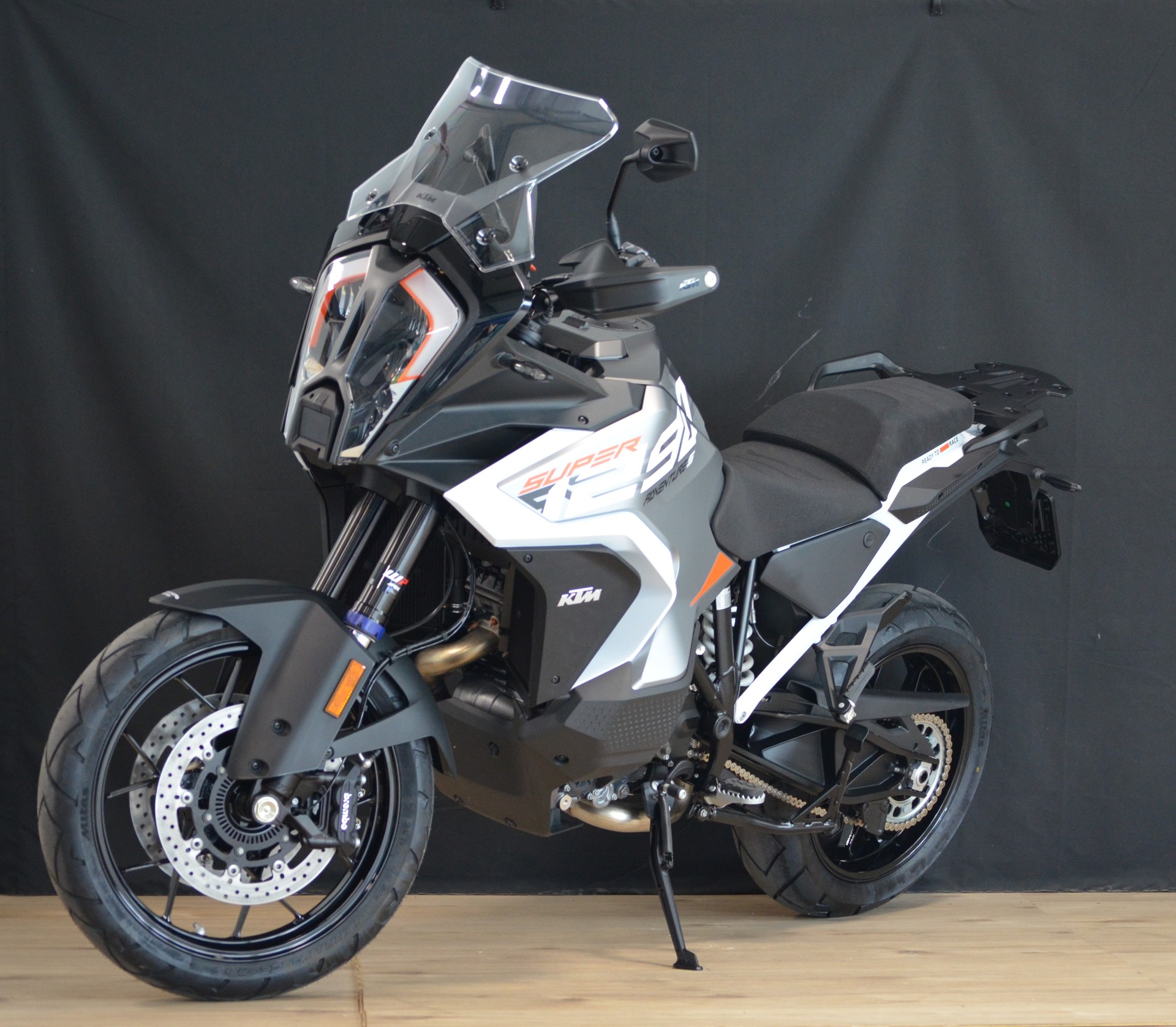 KTM 1290 Super Adventure S-showroom-element-1