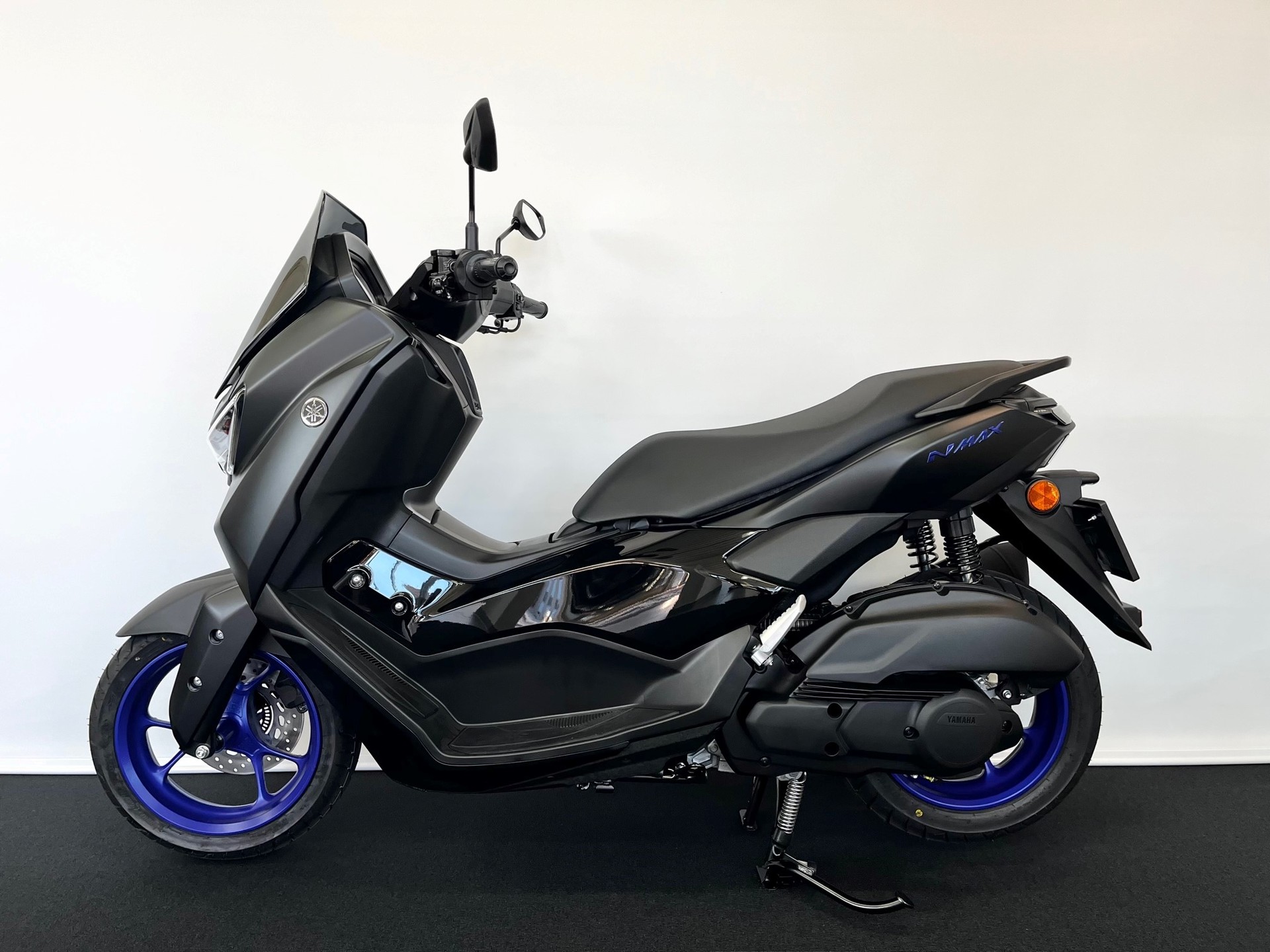 YAMAHA N-Max GPD 125-showroom-element-1