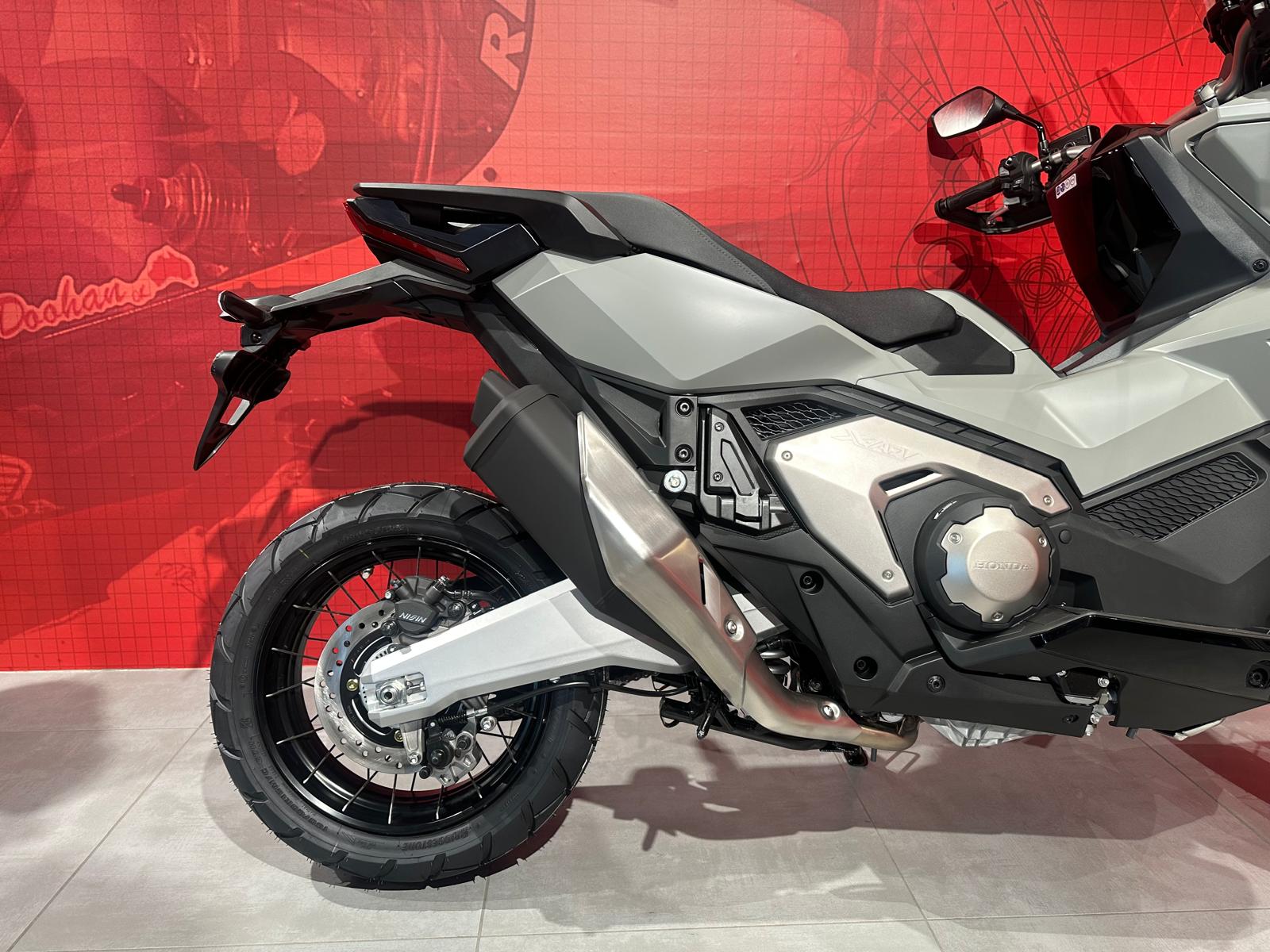 HONDA X-ADV 750 *35kW* *Neufahrzeug*-showroom-element-3