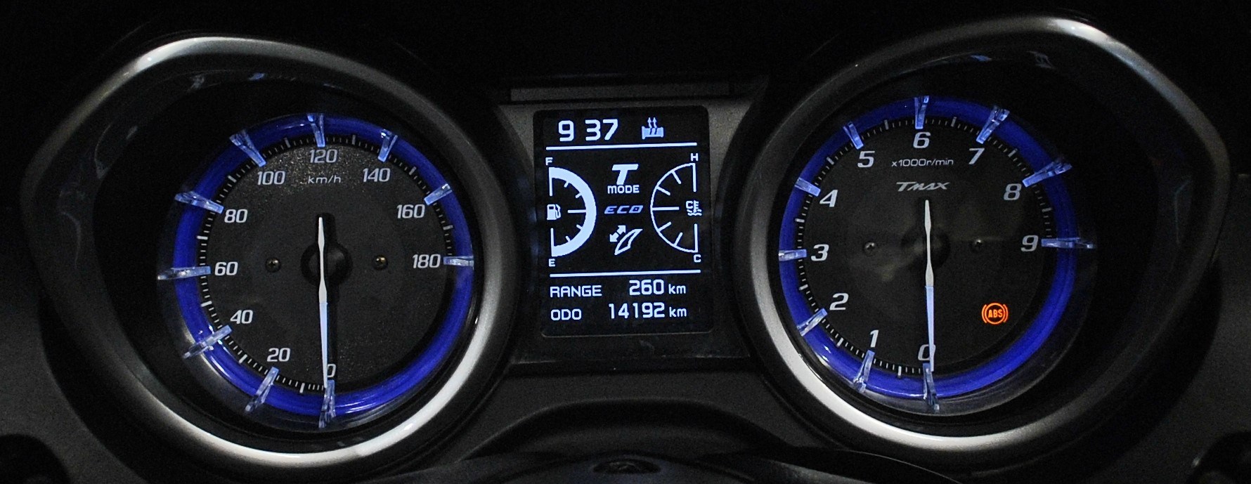 YAMAHA T-MAX XP 530 DX ABS-image-5