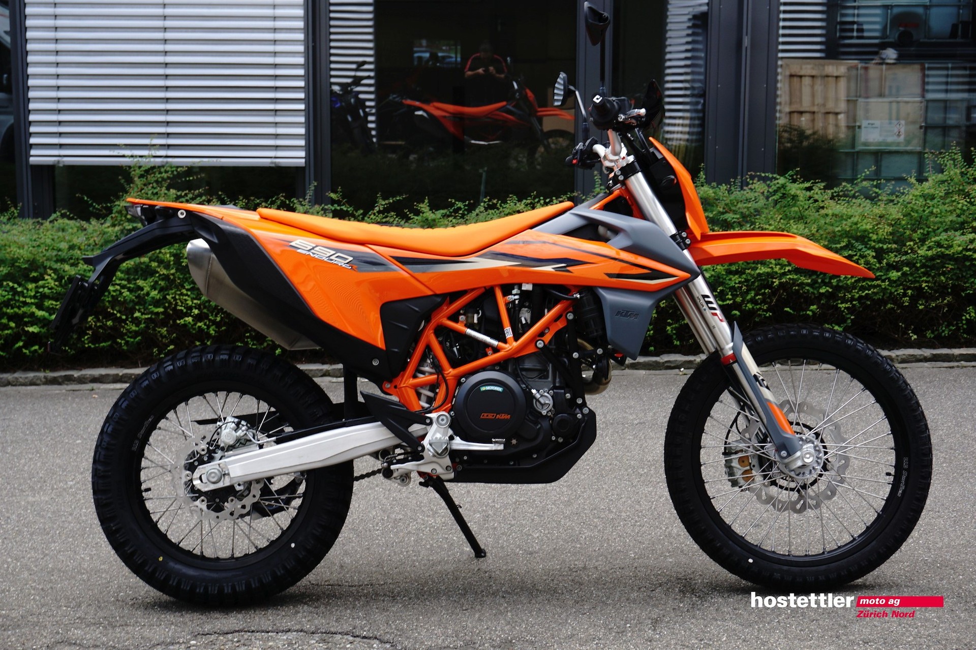 KTM 690 Enduro R ABS-showroom-element-1