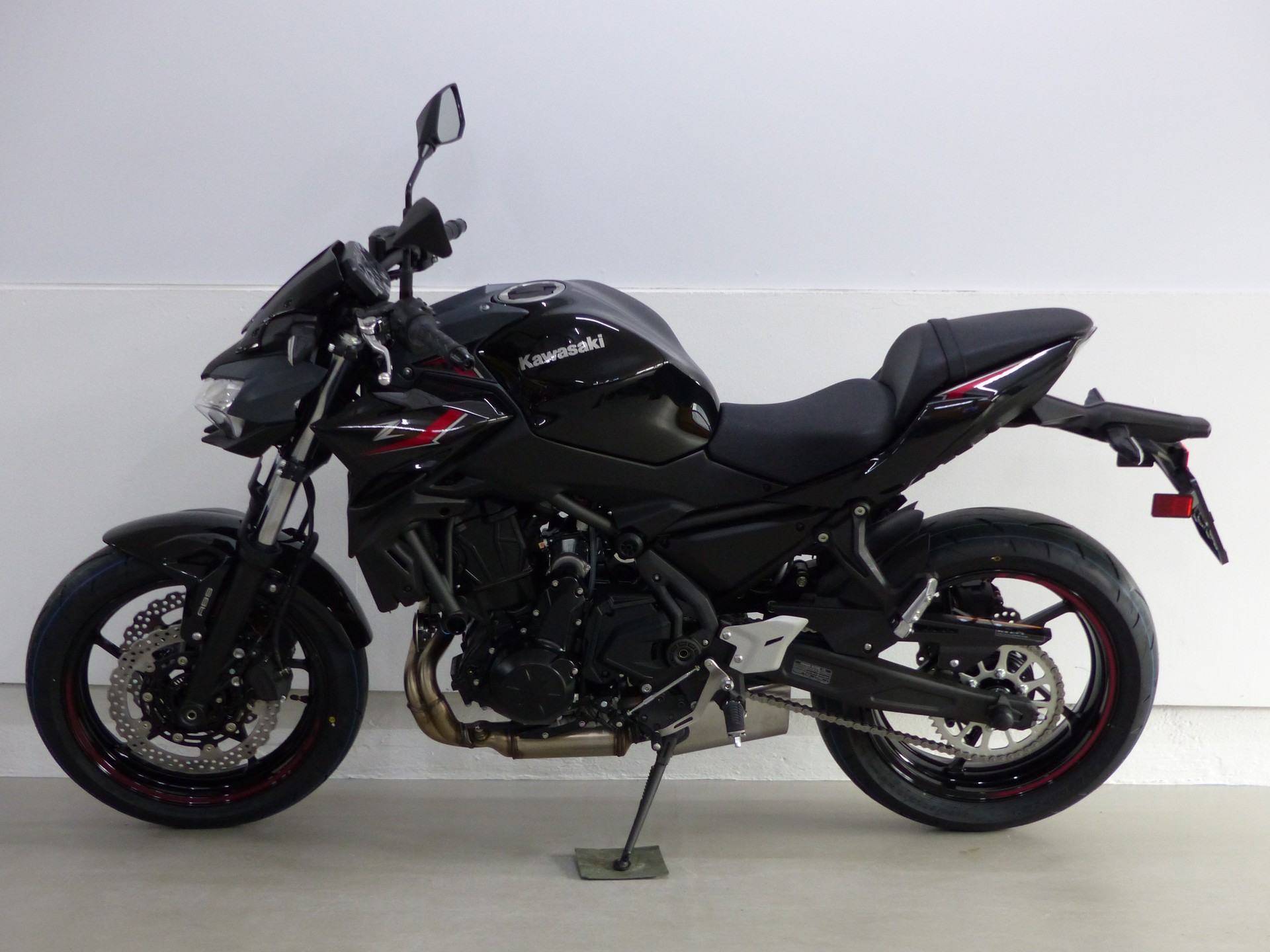 KAWASAKI Z 650 ABS 35kW MY25-image-2