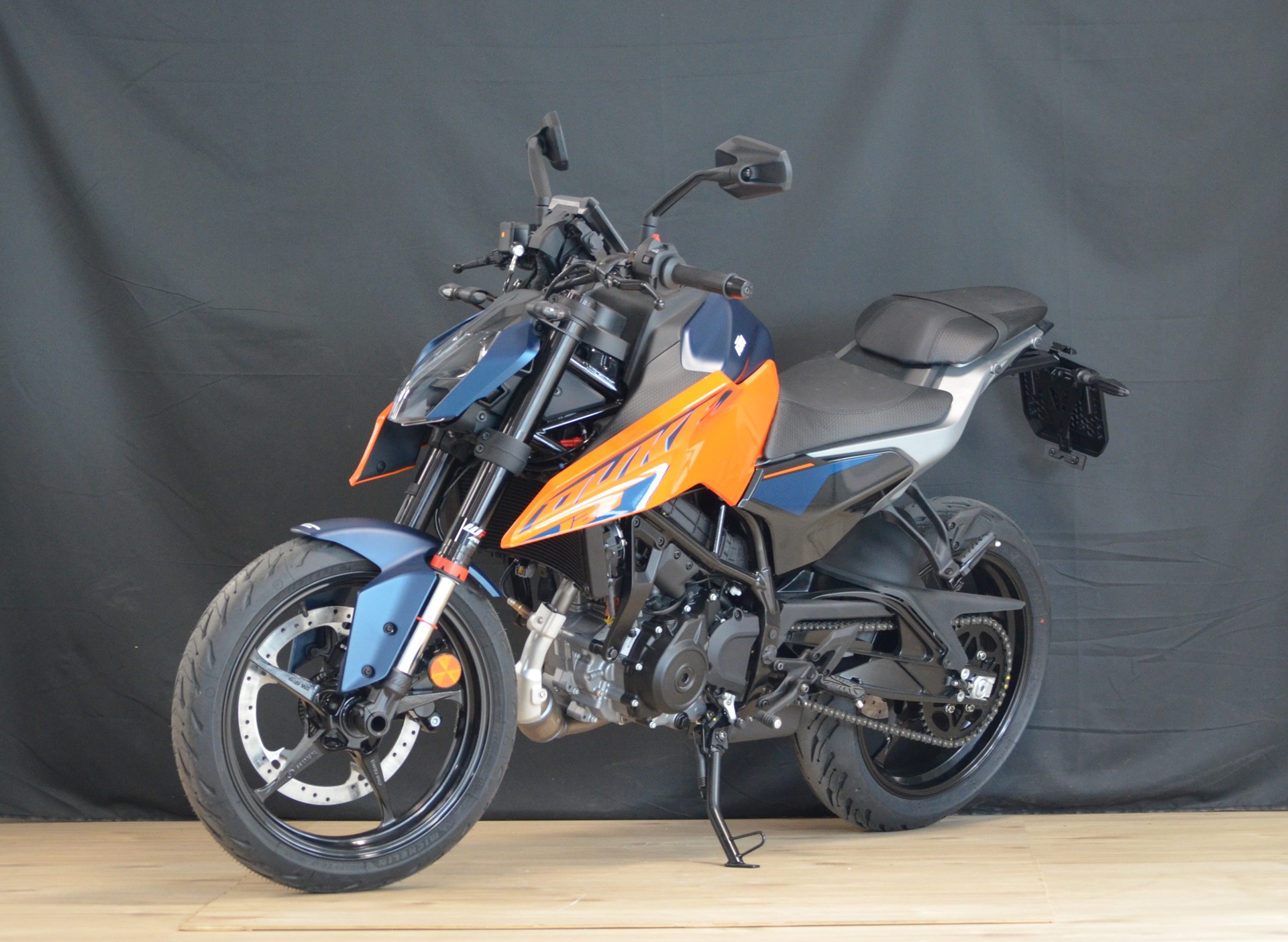 KTM 125 Duke-showroom-element-1