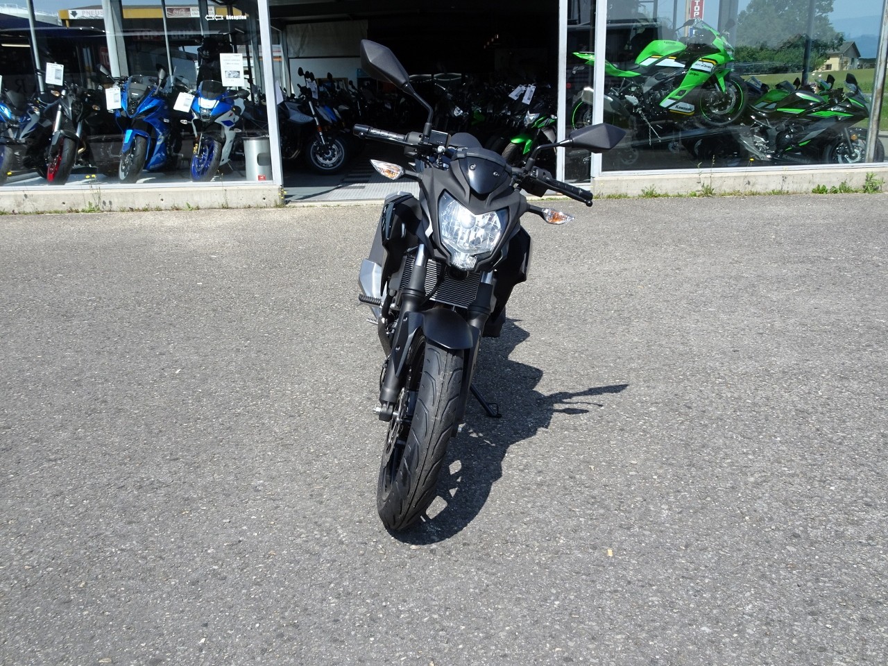 KAWASAKI Z 125 Black-showroom-element-2