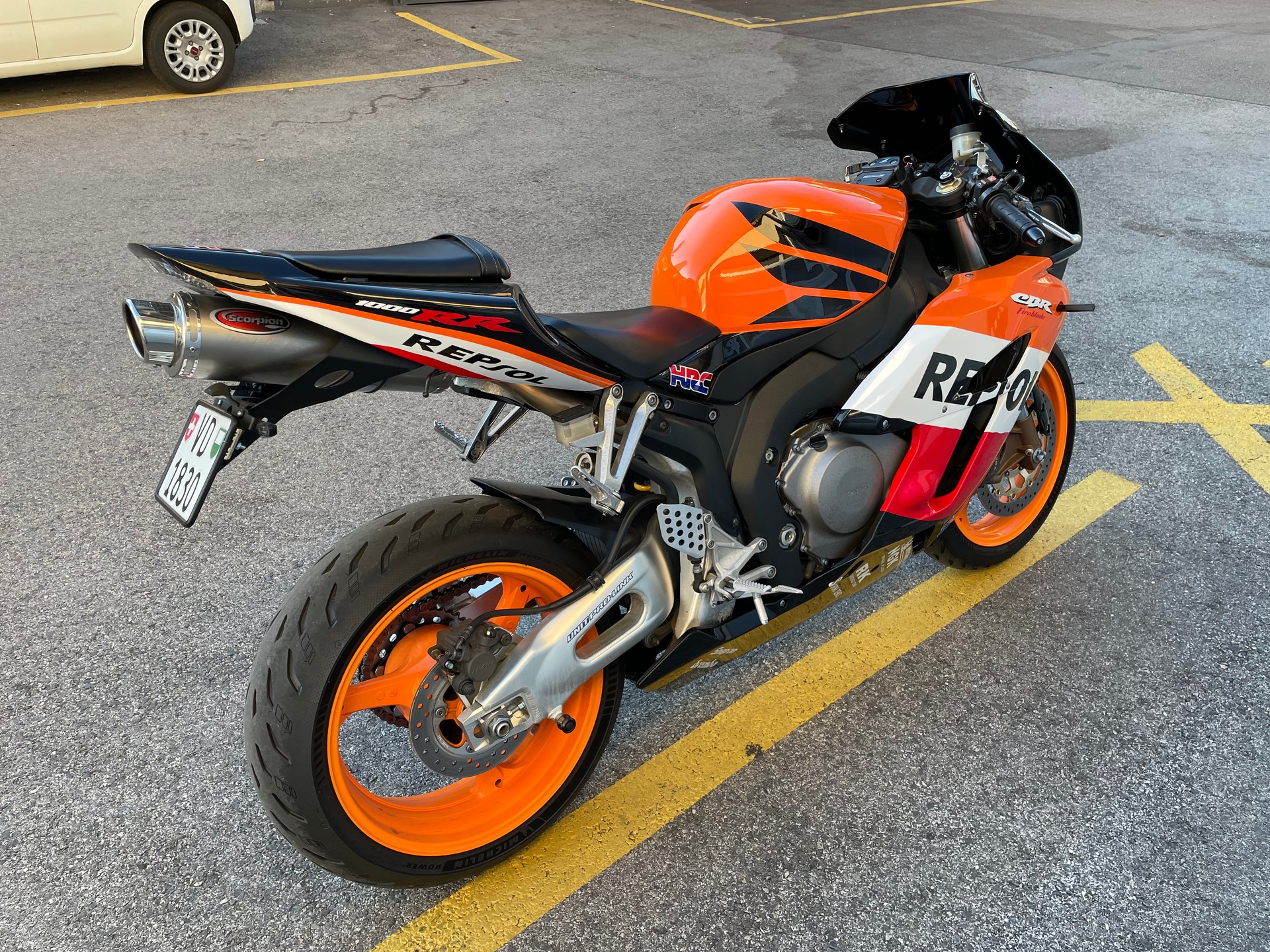 HONDA CBR 1000 RR Repsol-image-4