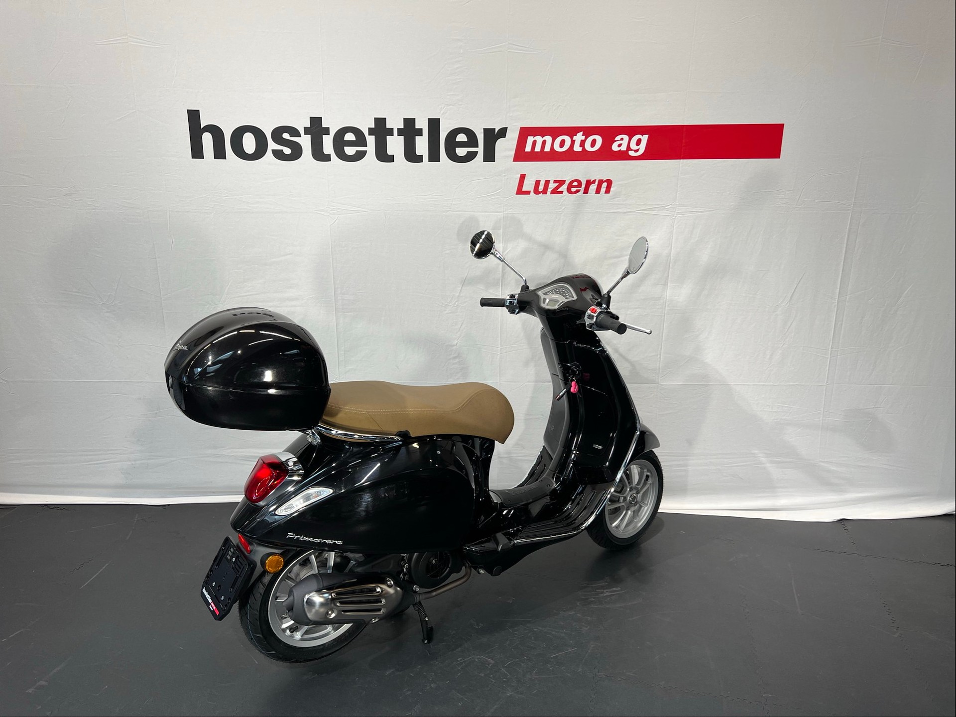 PIAGGIO Vespa Primavera-showroom-element-2