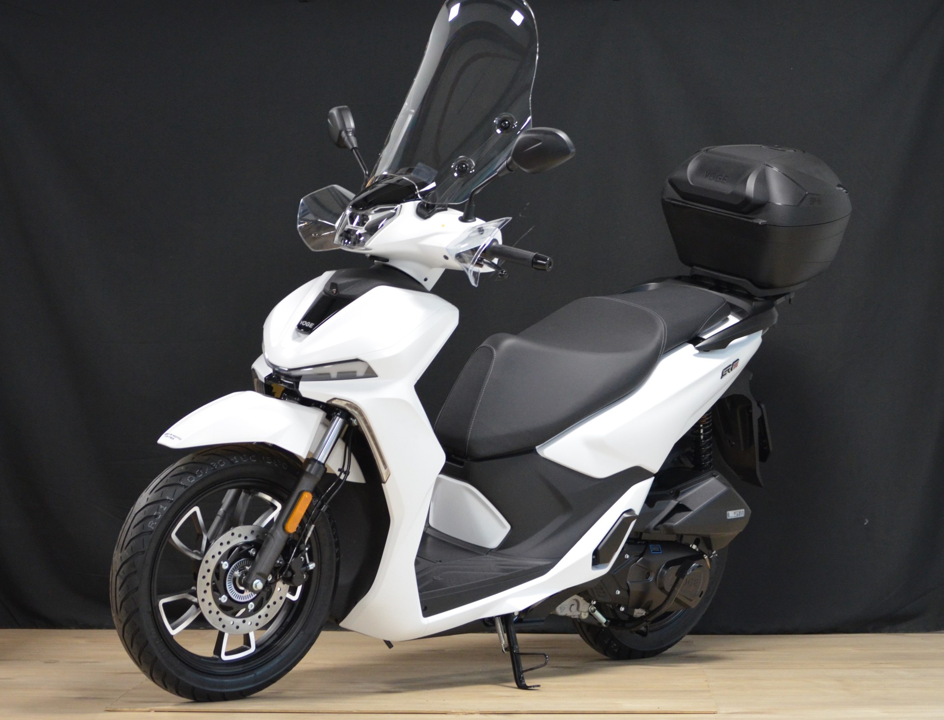 VOGE SR16 125-showroom-element-1