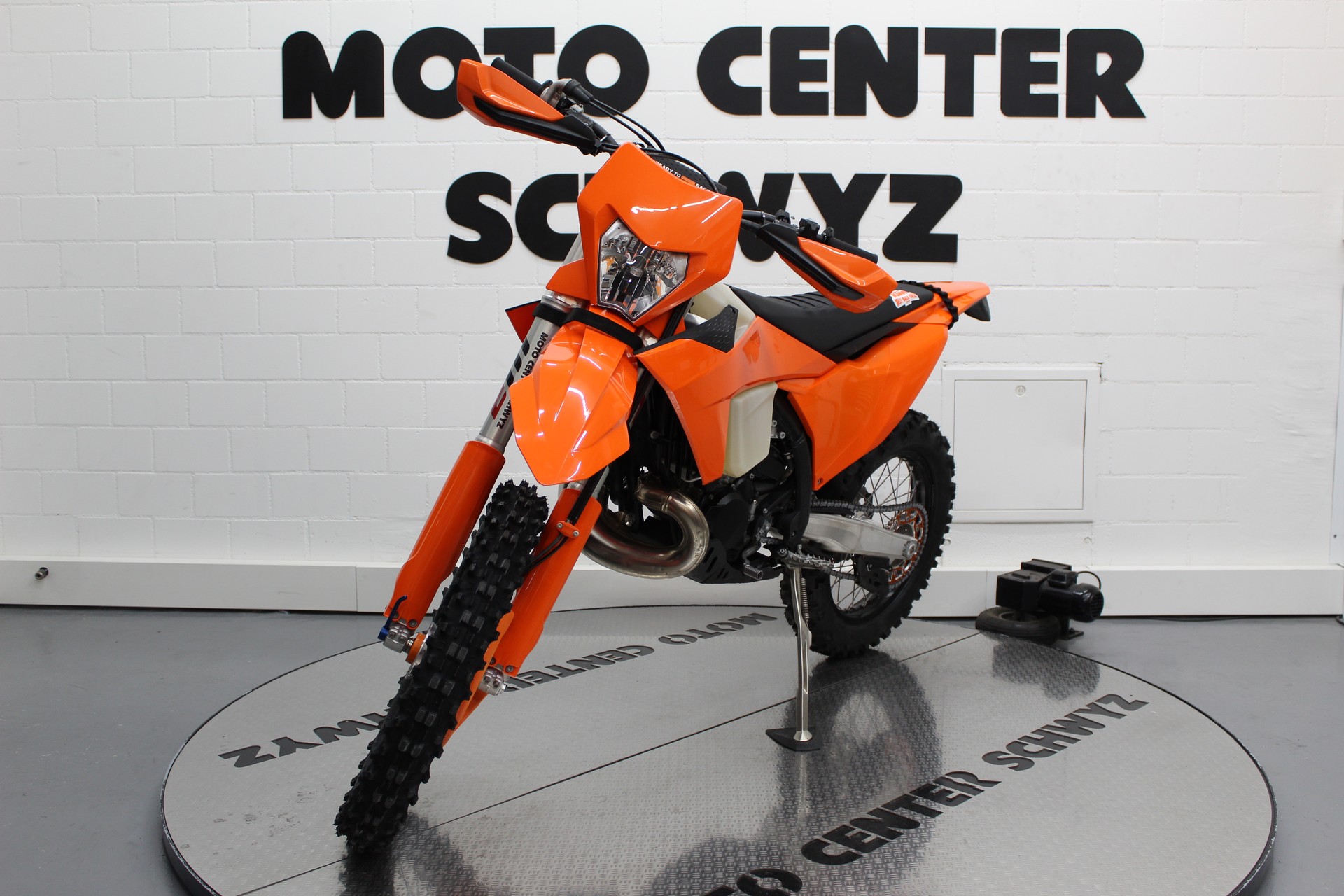 KTM 300 EXC-showroom-element-3