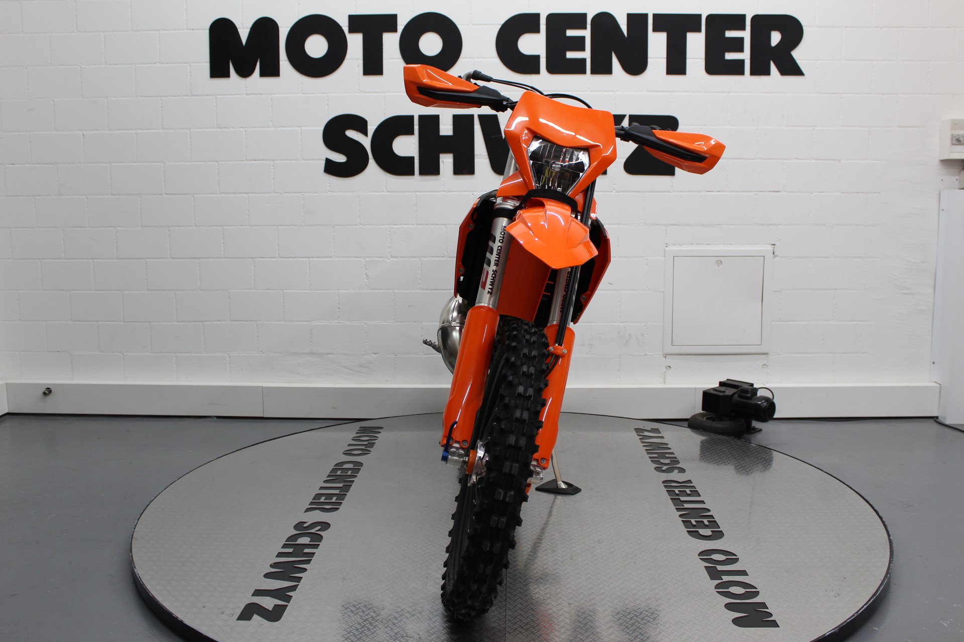 KTM 300 EXC-showroom-element-2