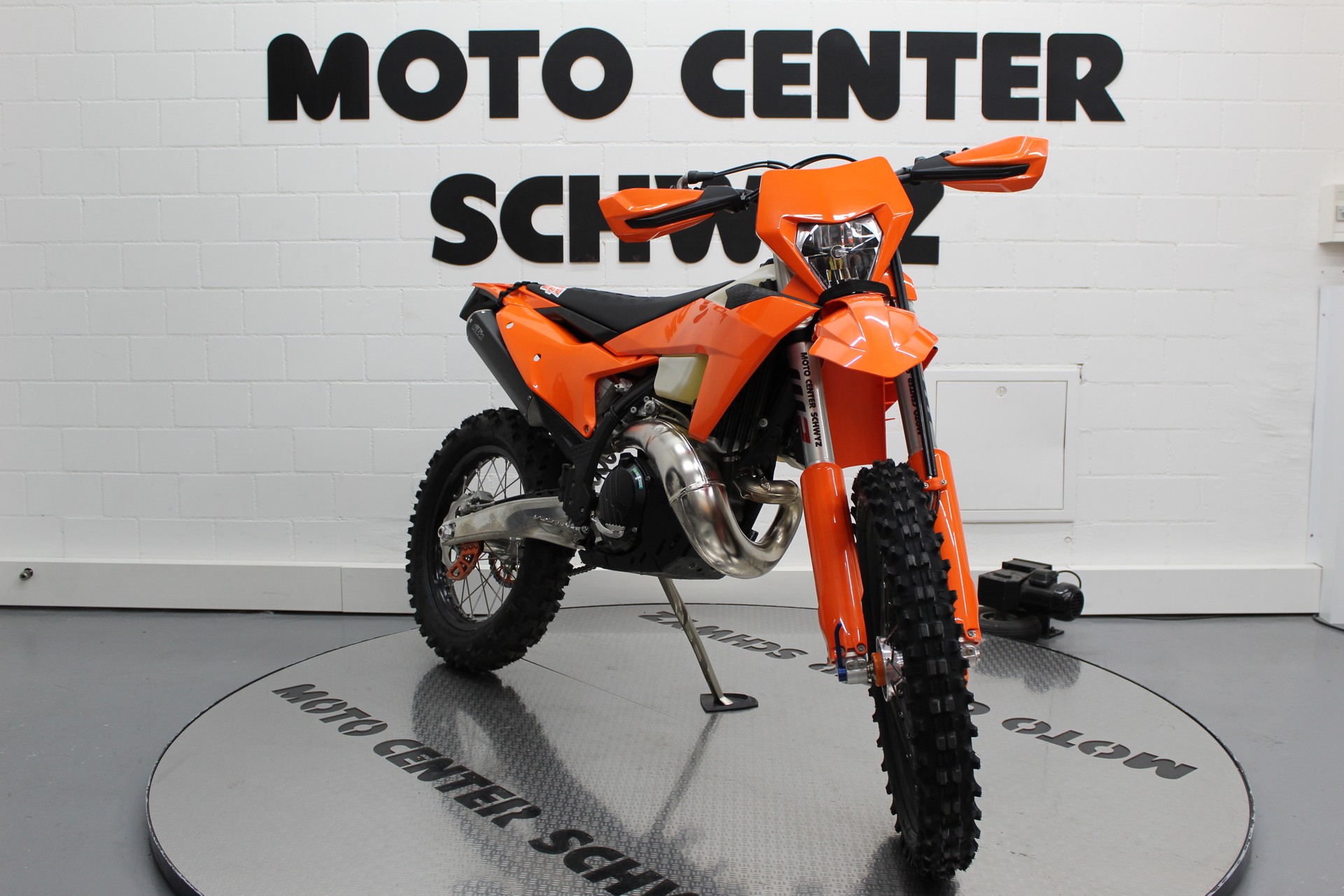 KTM 300 EXC-showroom-element-1