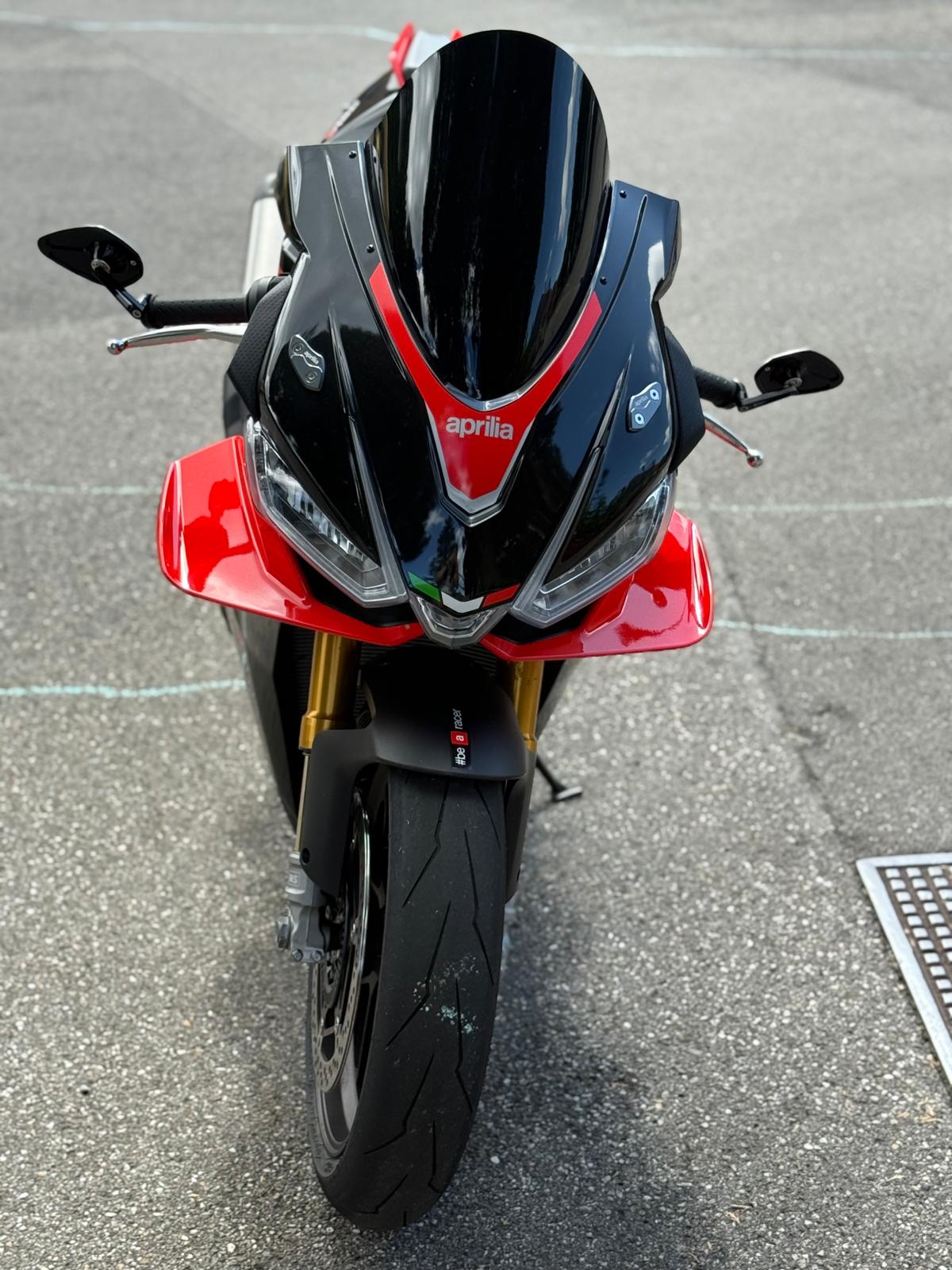 APRILIA RSV4 1100 Factory-image-10
