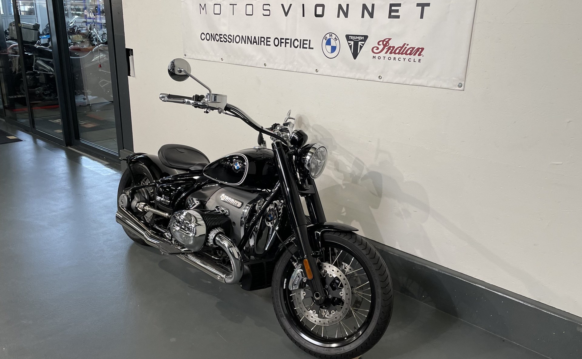 BMW R 18 First edition-showroom-element-1