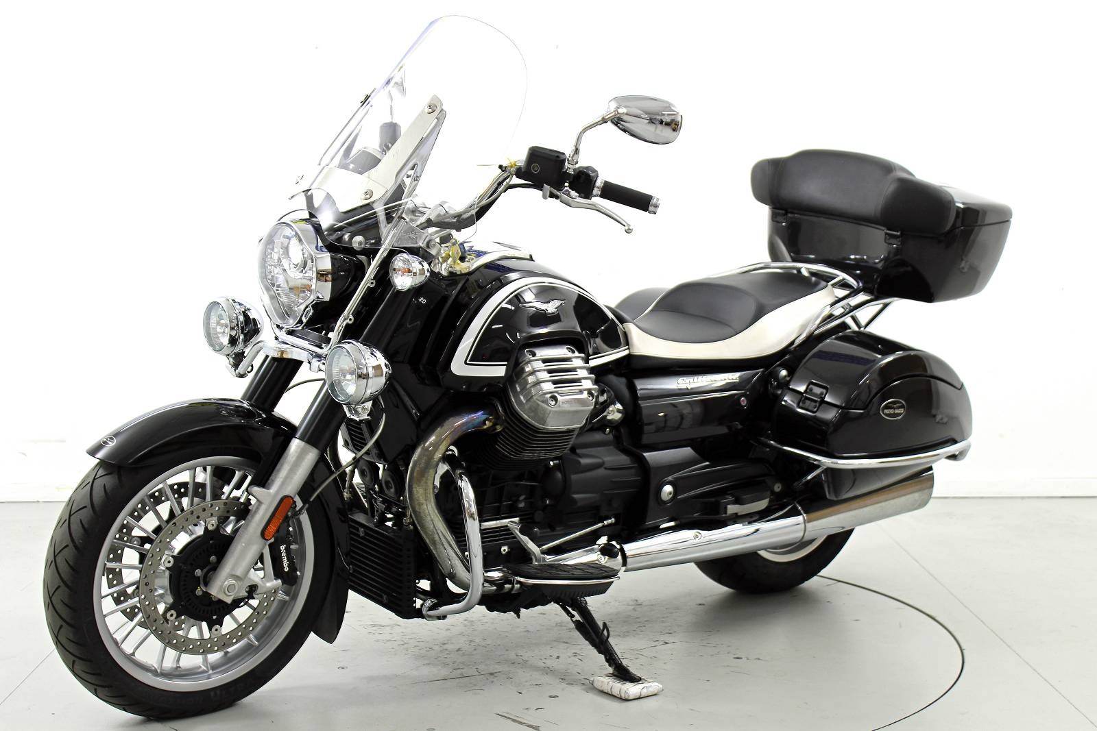 MOTO GUZZI California 1400-showroom-element-2