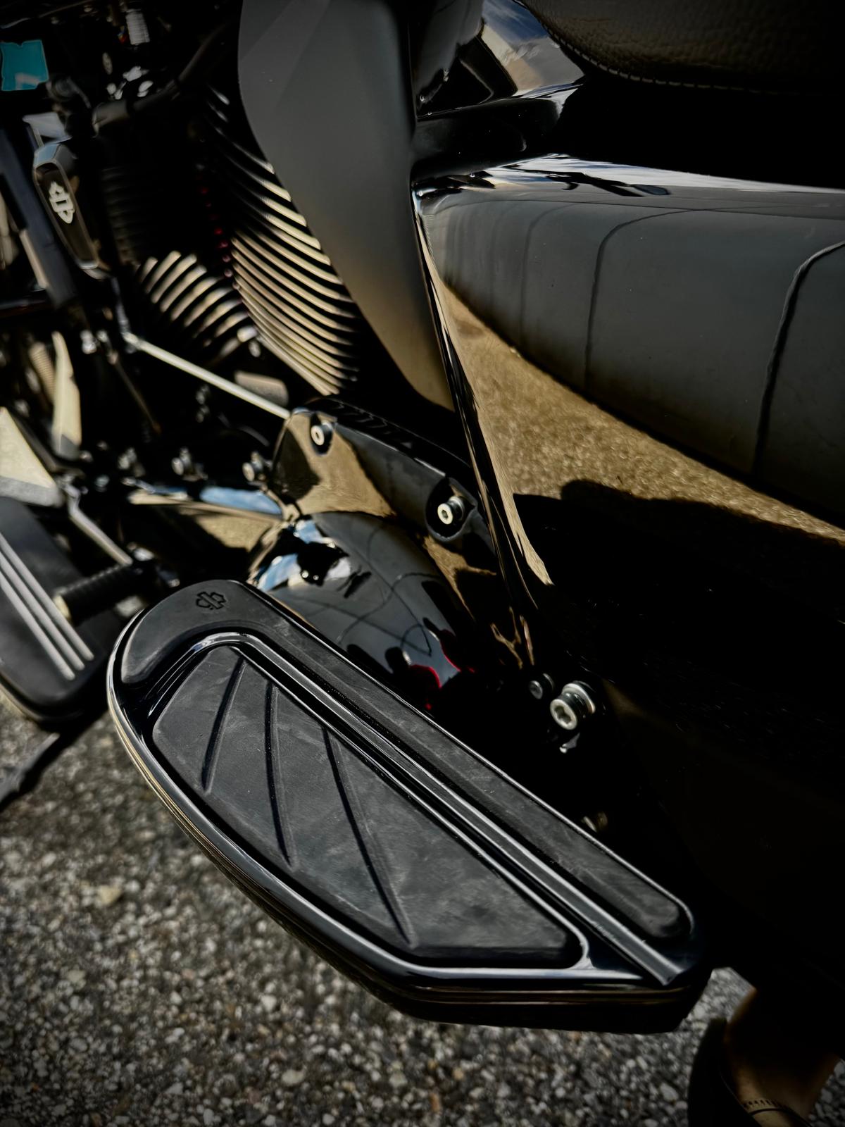 HARLEY-DAVIDSON FLTRX Road Glide Black Finish 117-image-7