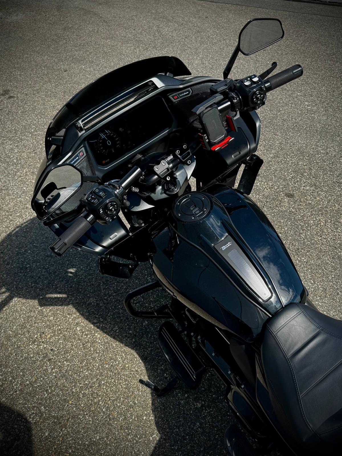 HARLEY-DAVIDSON FLTRX Road Glide Black Finish 117-image-6