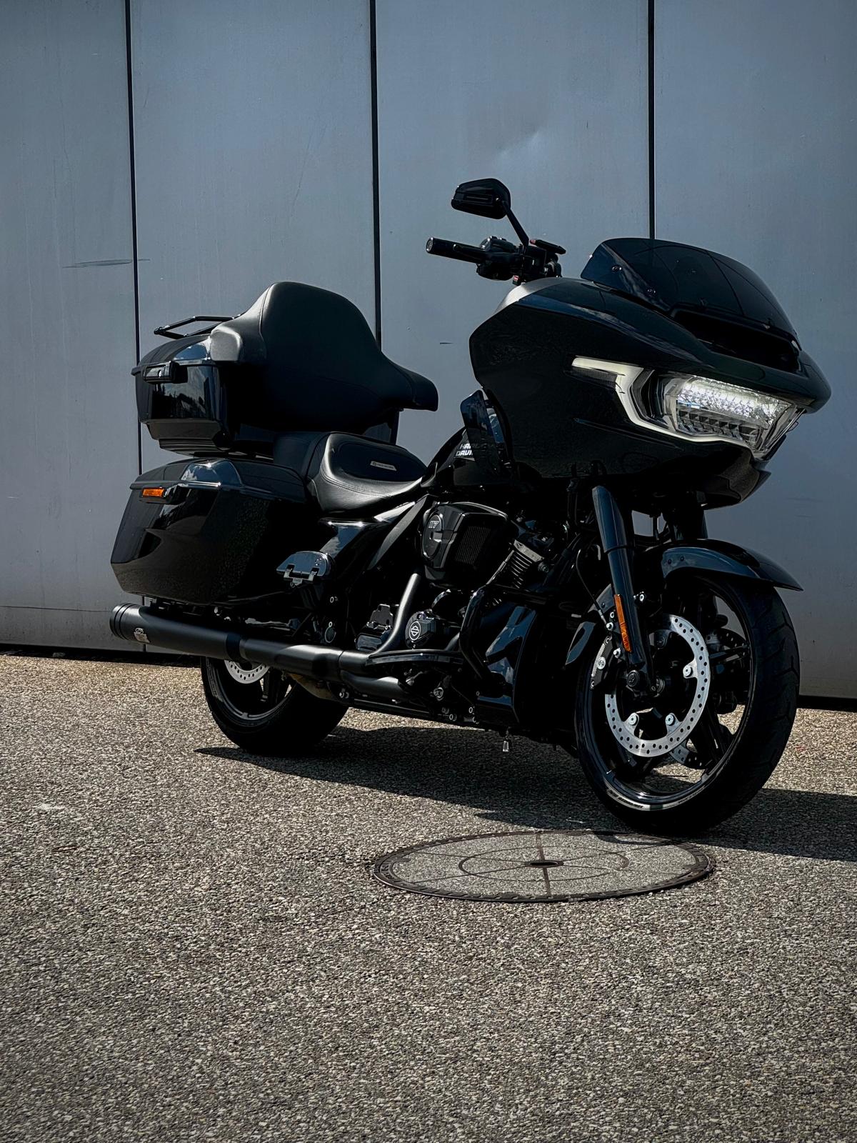 HARLEY-DAVIDSON FLTRX Road Glide Black Finish 117-image-0