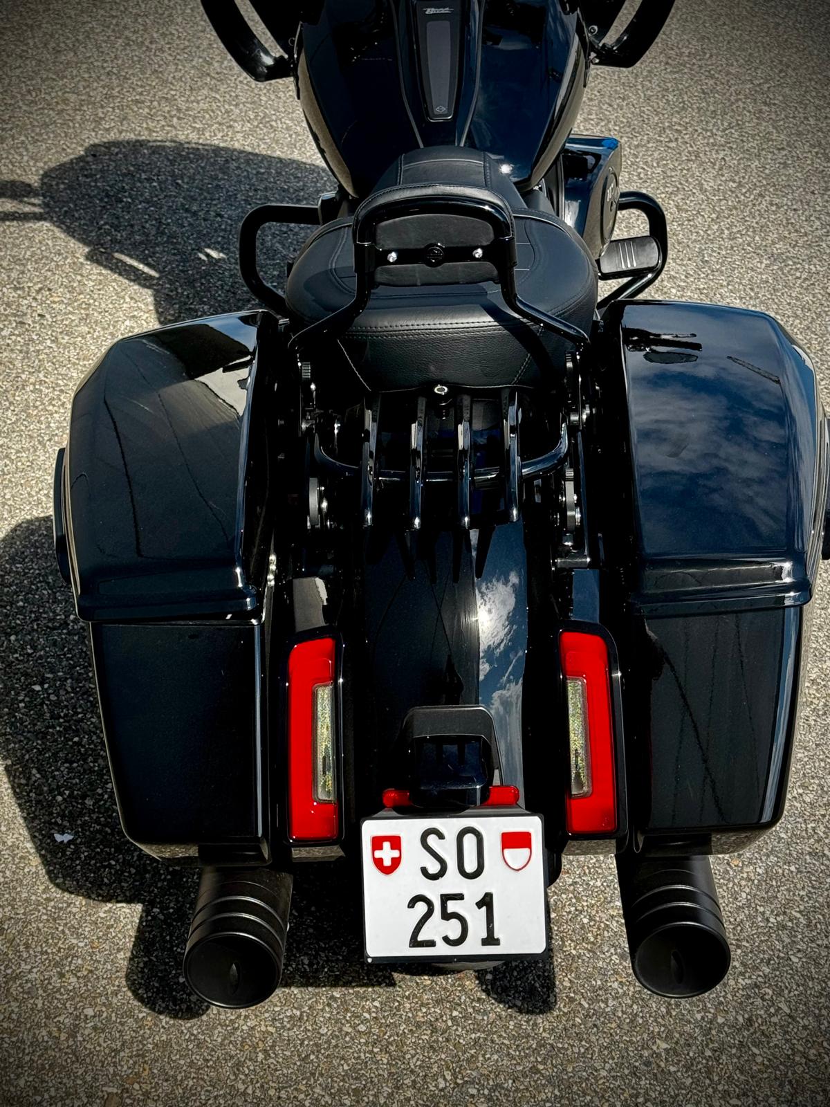 HARLEY-DAVIDSON FLTRX Road Glide Black Finish 117-image-8