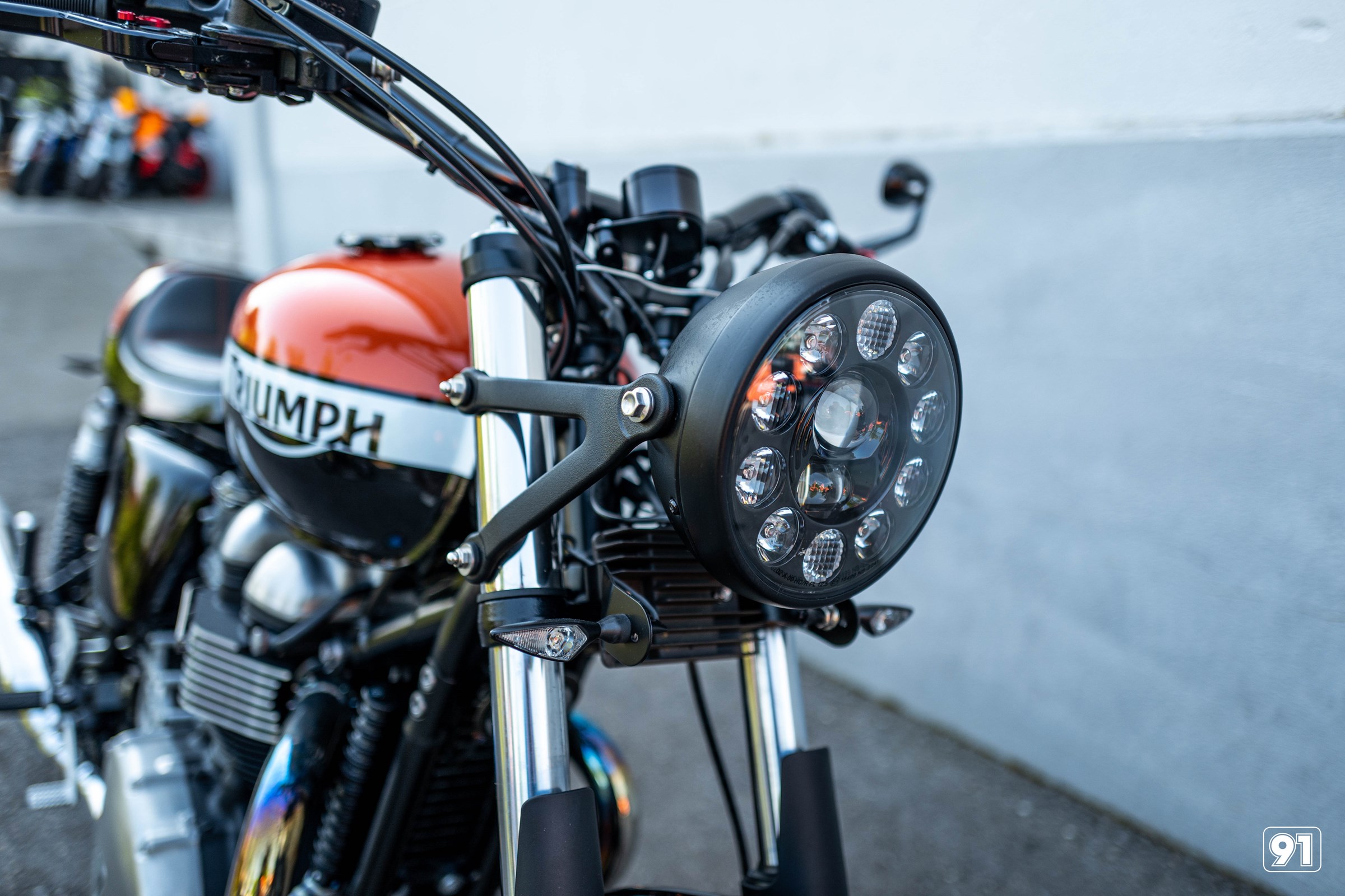 TRIUMPH Thruxton 900 i-showroom-element-3