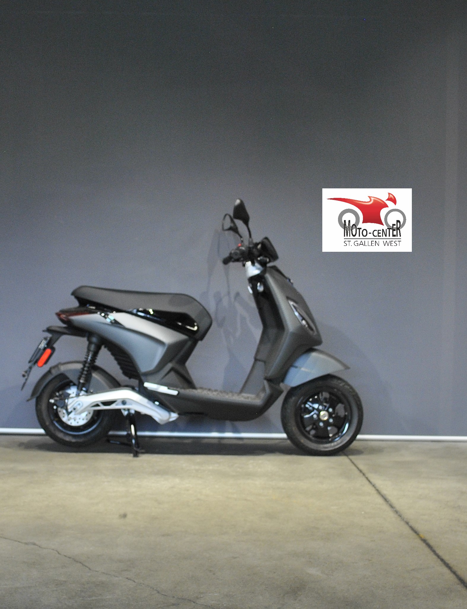 PIAGGIO Piaggio 1 Active 60km/h Full Electric-showroom-element-1