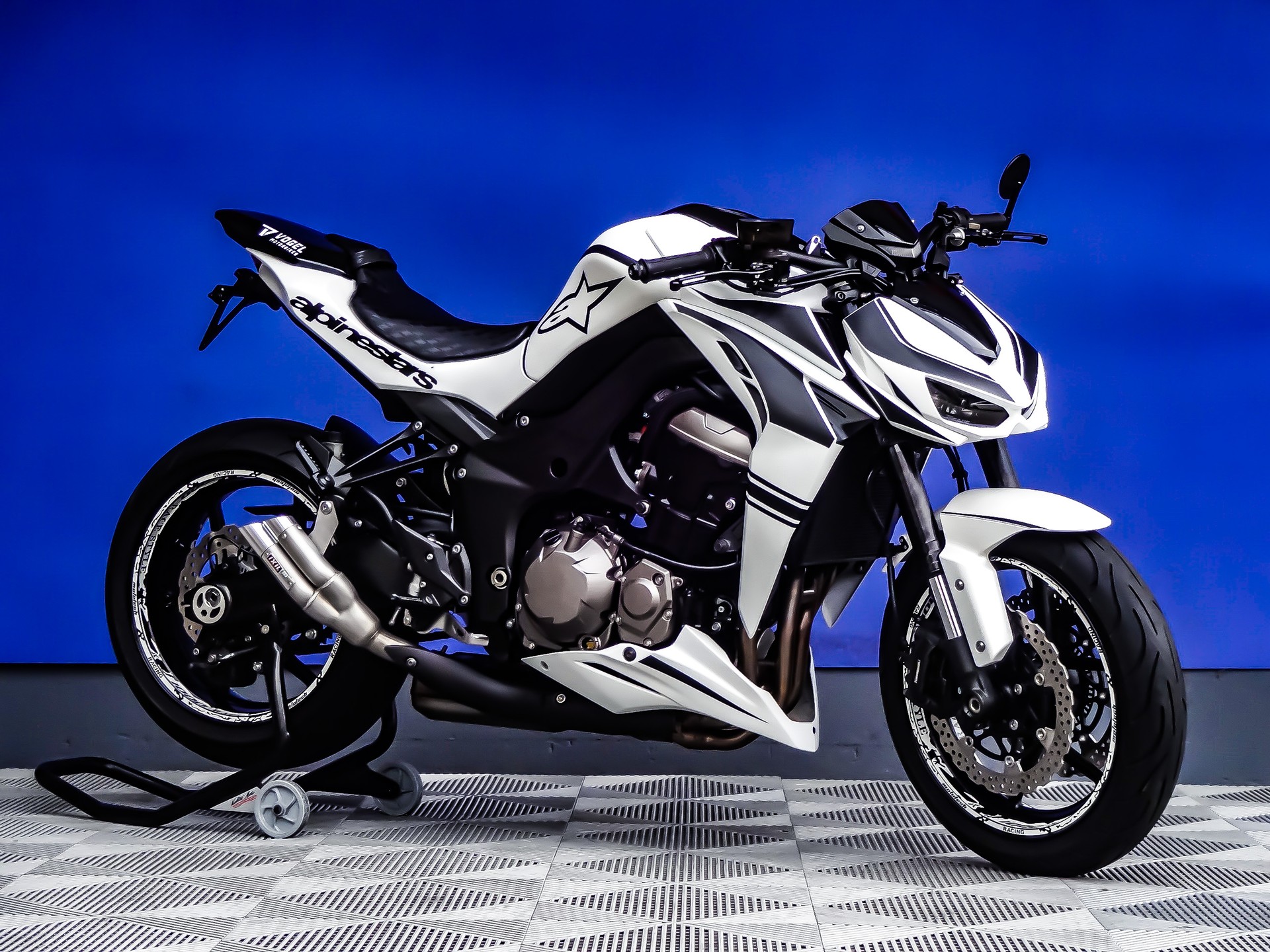 KAWASAKI Z 1000 Special Edition ABS-showroom-element-1
