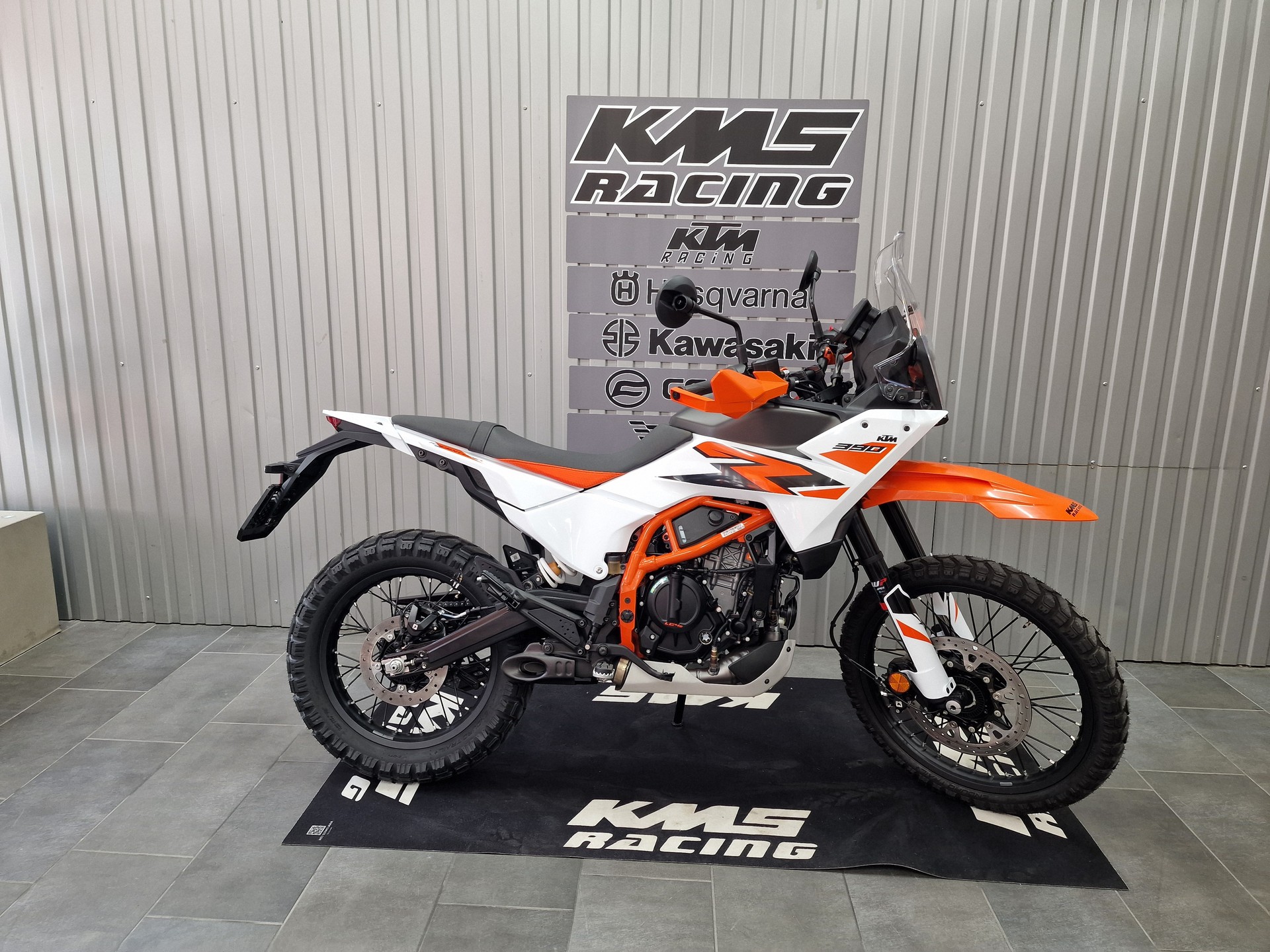 KTM Adventure R-showroom-element-1