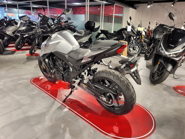HONDA CB 750 Hornet (35kW)-showroom-element-3