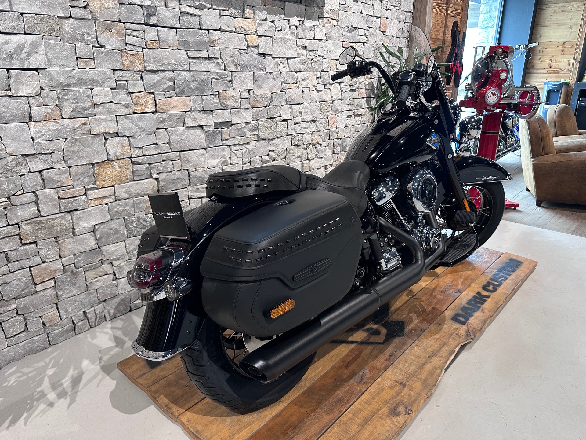 HARLEY-DAVIDSON Héritage-showroom-element-2