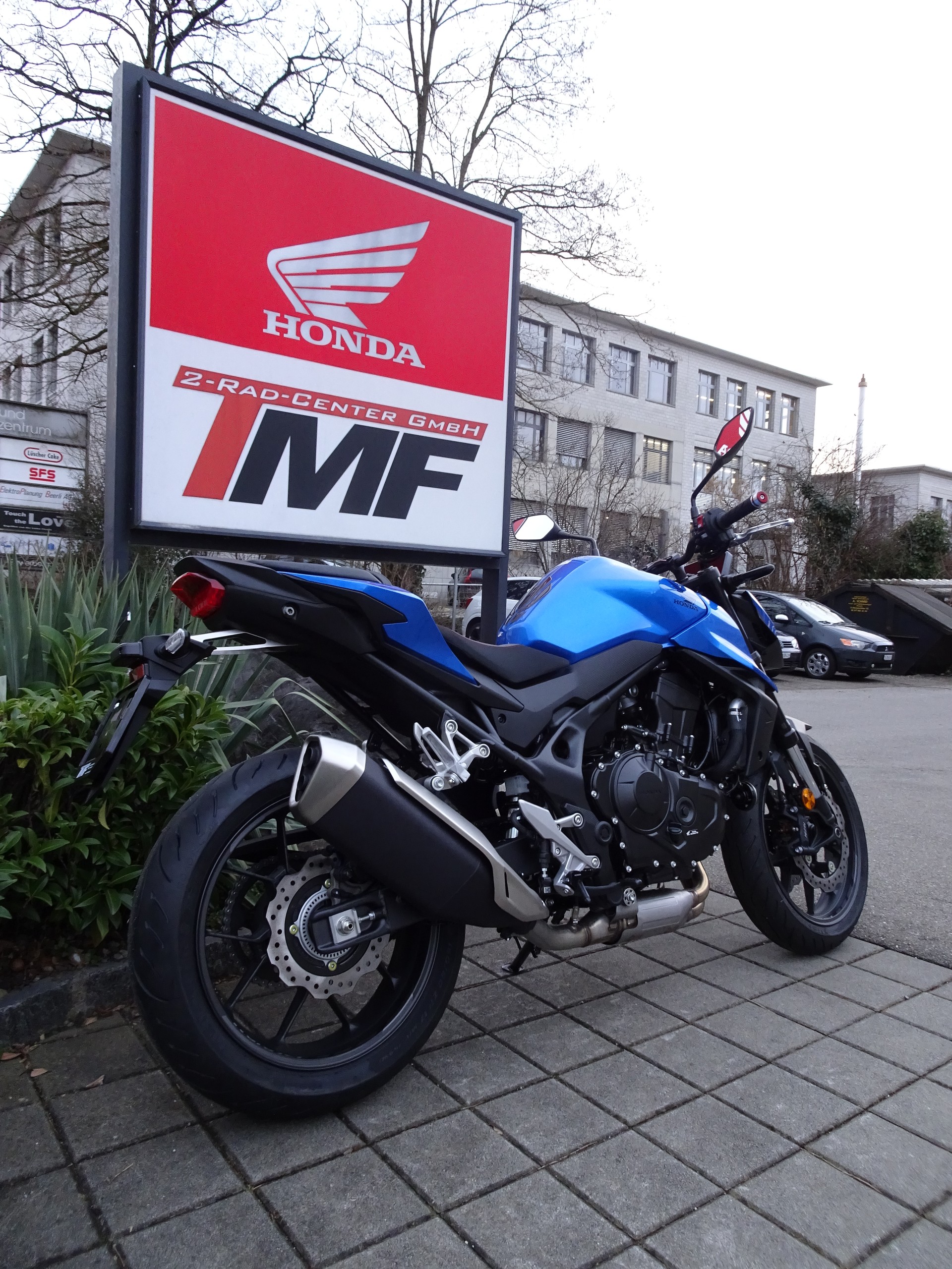 HONDA CB 750 Hornet-showroom-element-2