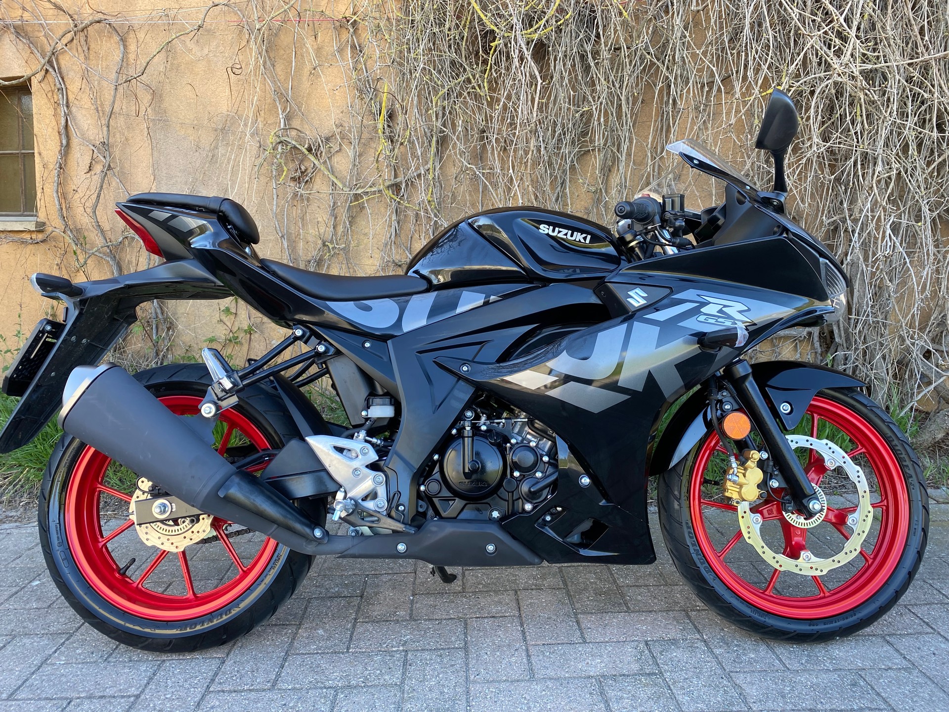 SUZUKI GSX-R 125