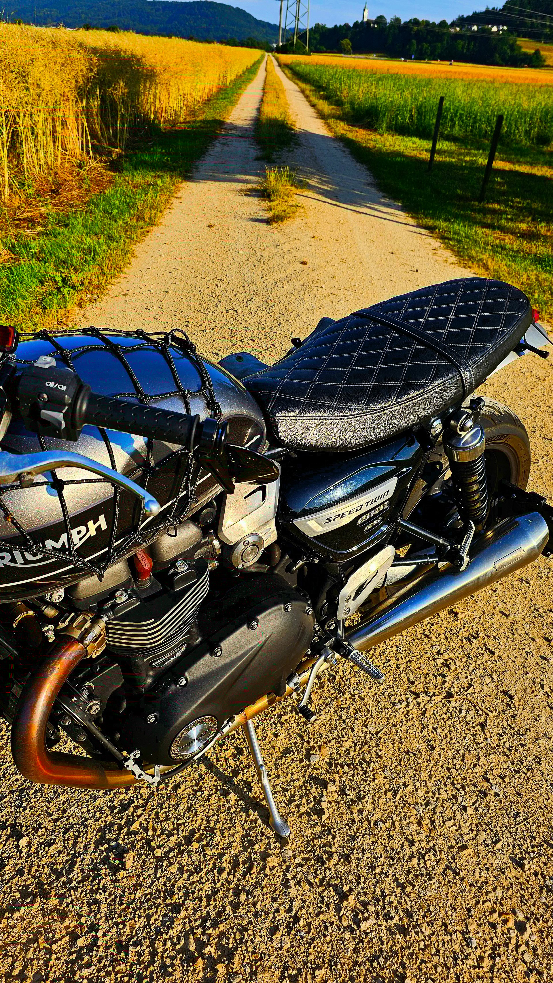 TRIUMPH Speed Twin 1200-image-8