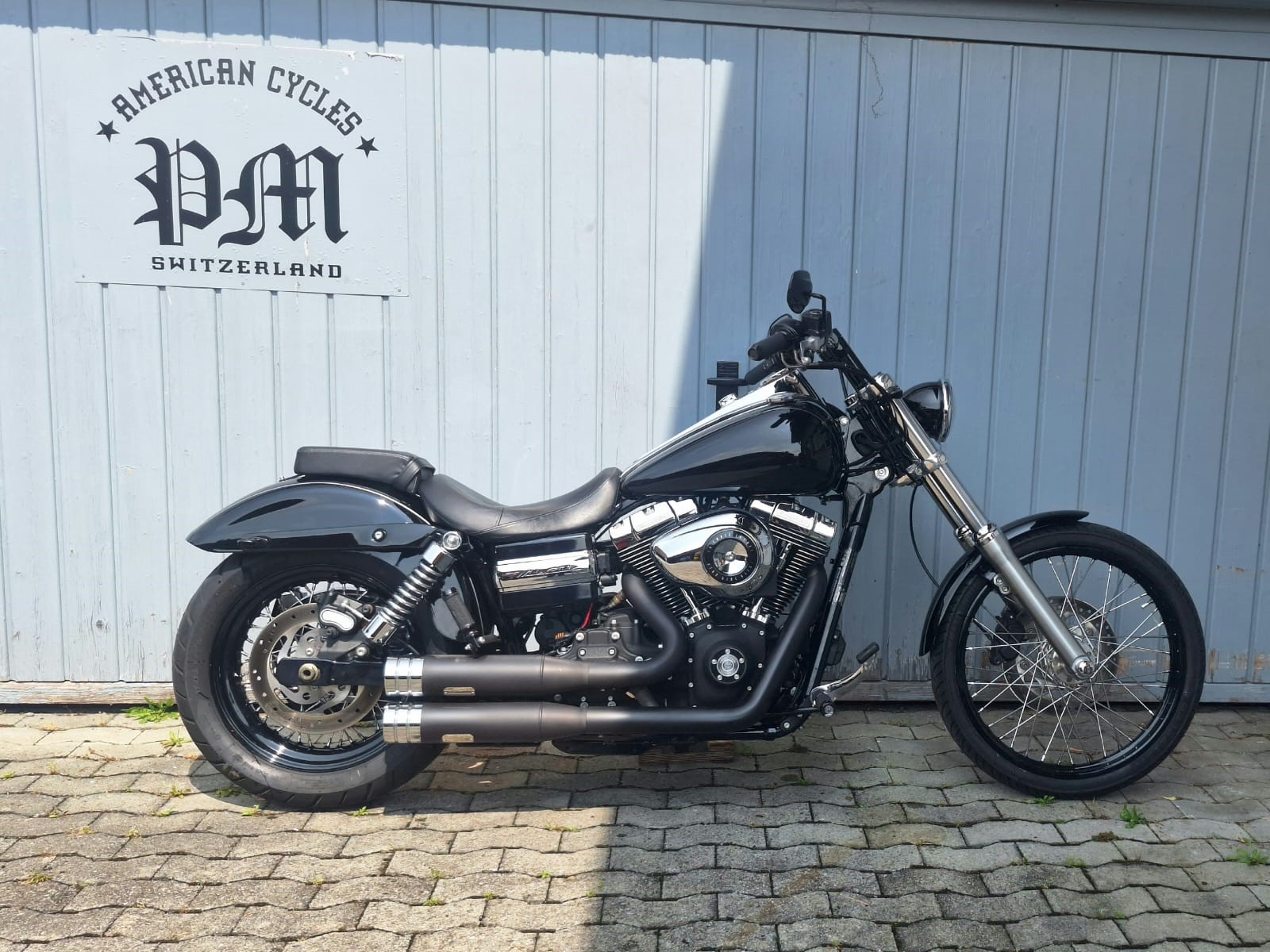 HARLEY-DAVIDSON FXDWGI Dyna Wide Glide