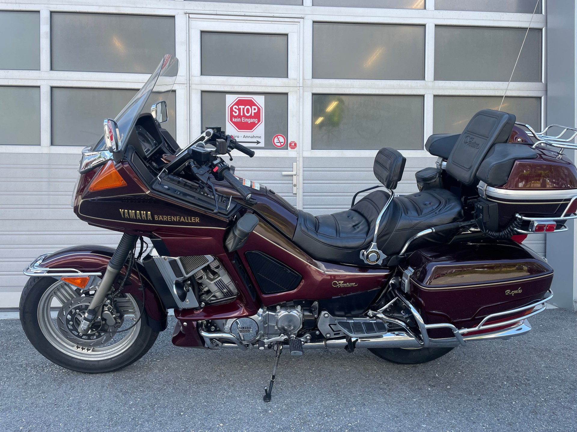 YAMAHA XVZ 1300 Venture-showroom-element-1