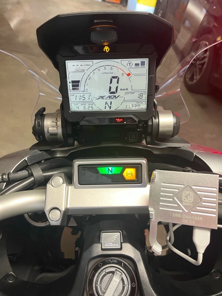 HONDA X-ADV 750 ABS-image-1