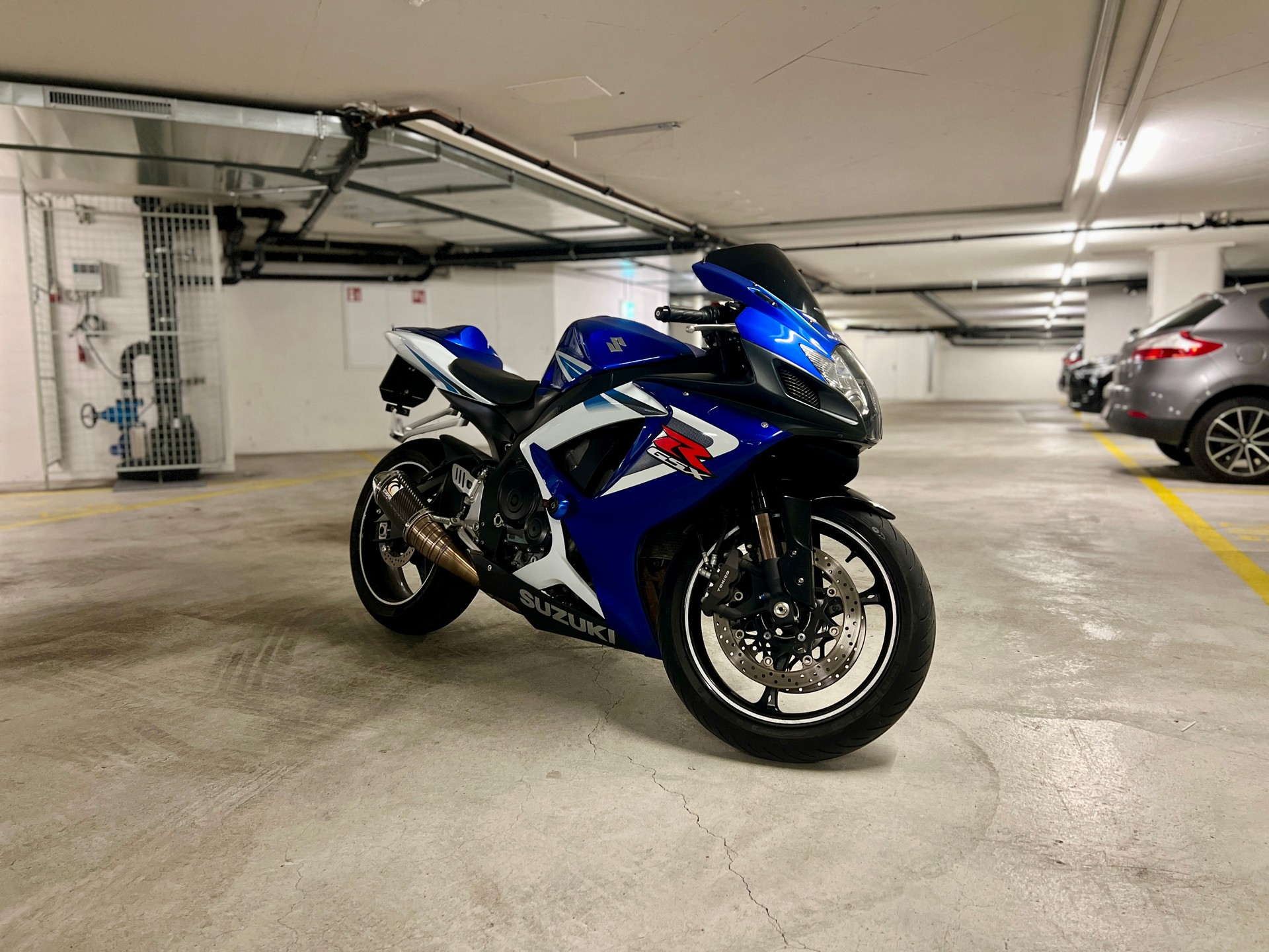 SUZUKI GSX-R 750 K6