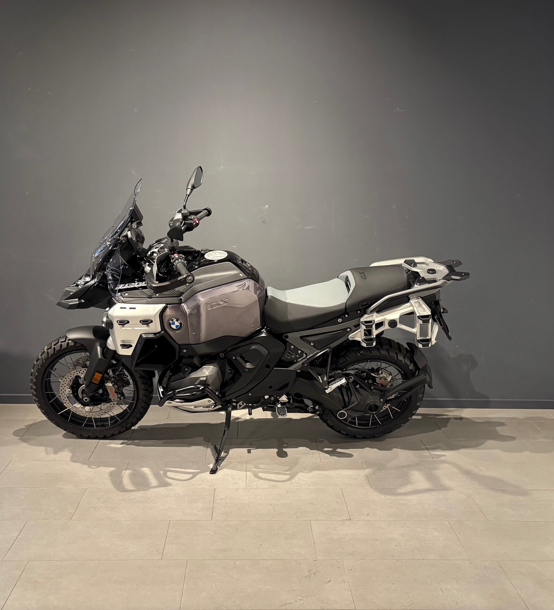 BMW R 1300 GS Adventure-showroom-element-3