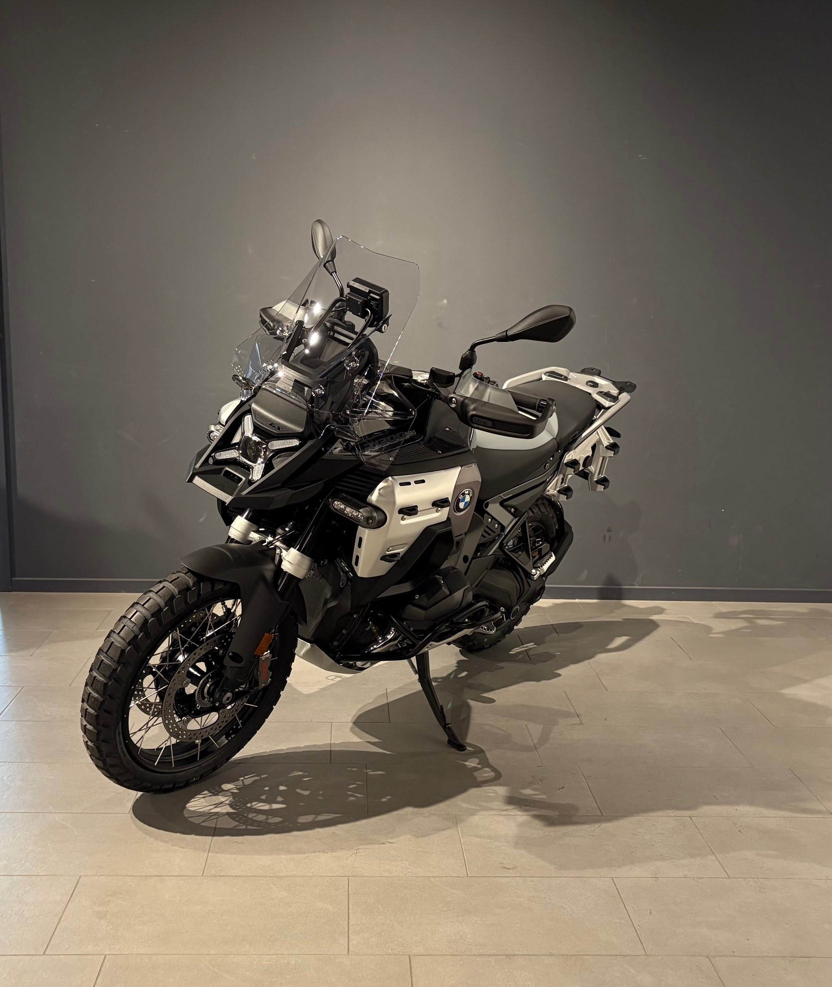 BMW R 1300 GS Adventure-showroom-element-2