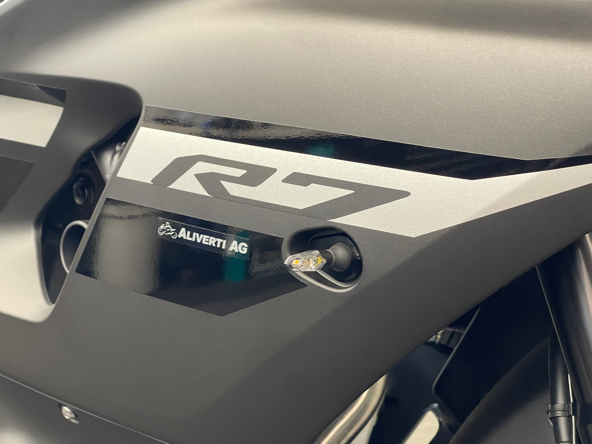 YAMAHA YZF-R7 (35kW)-image-5