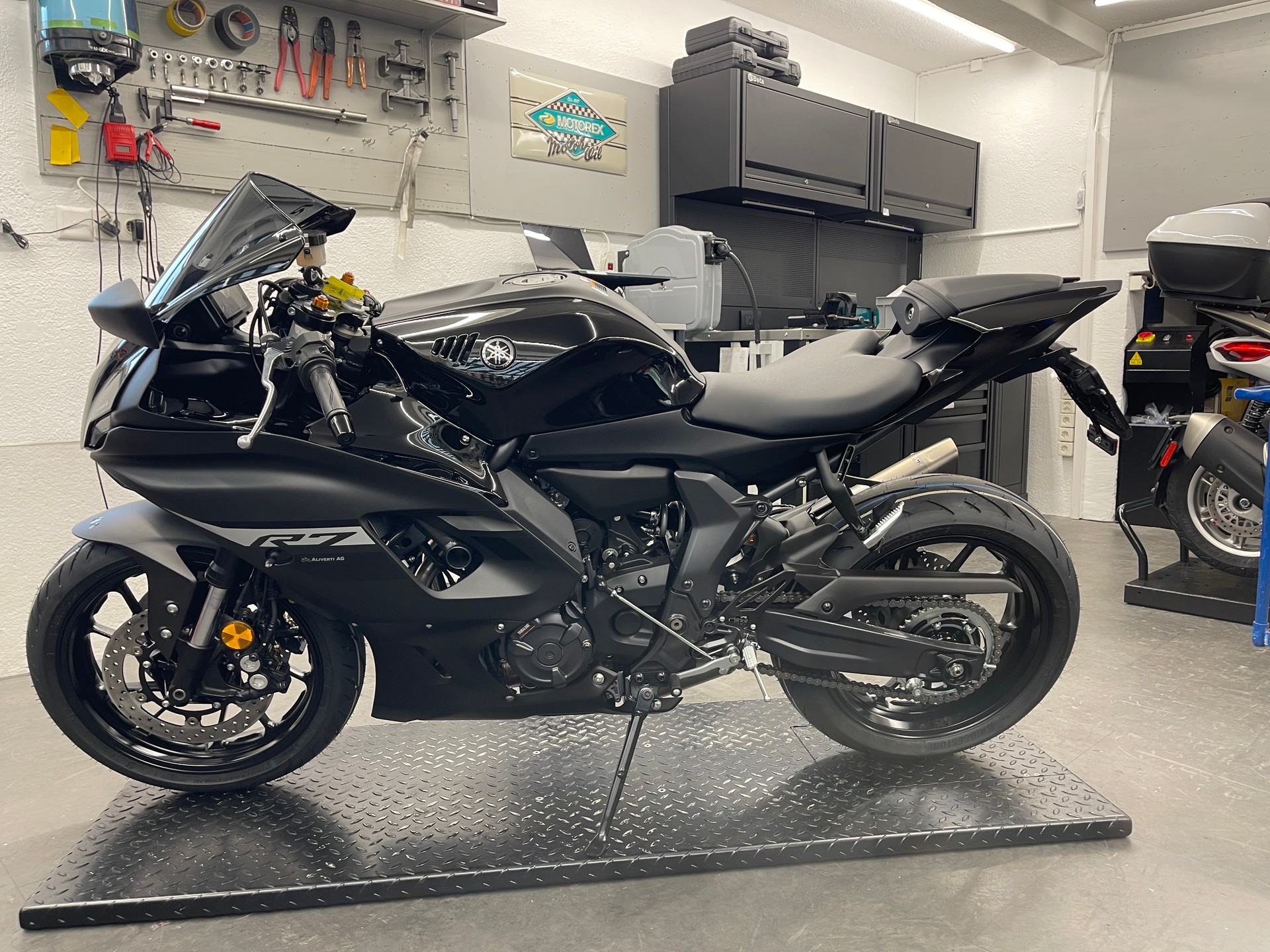 YAMAHA YZF-R7 (35kW)-image-6