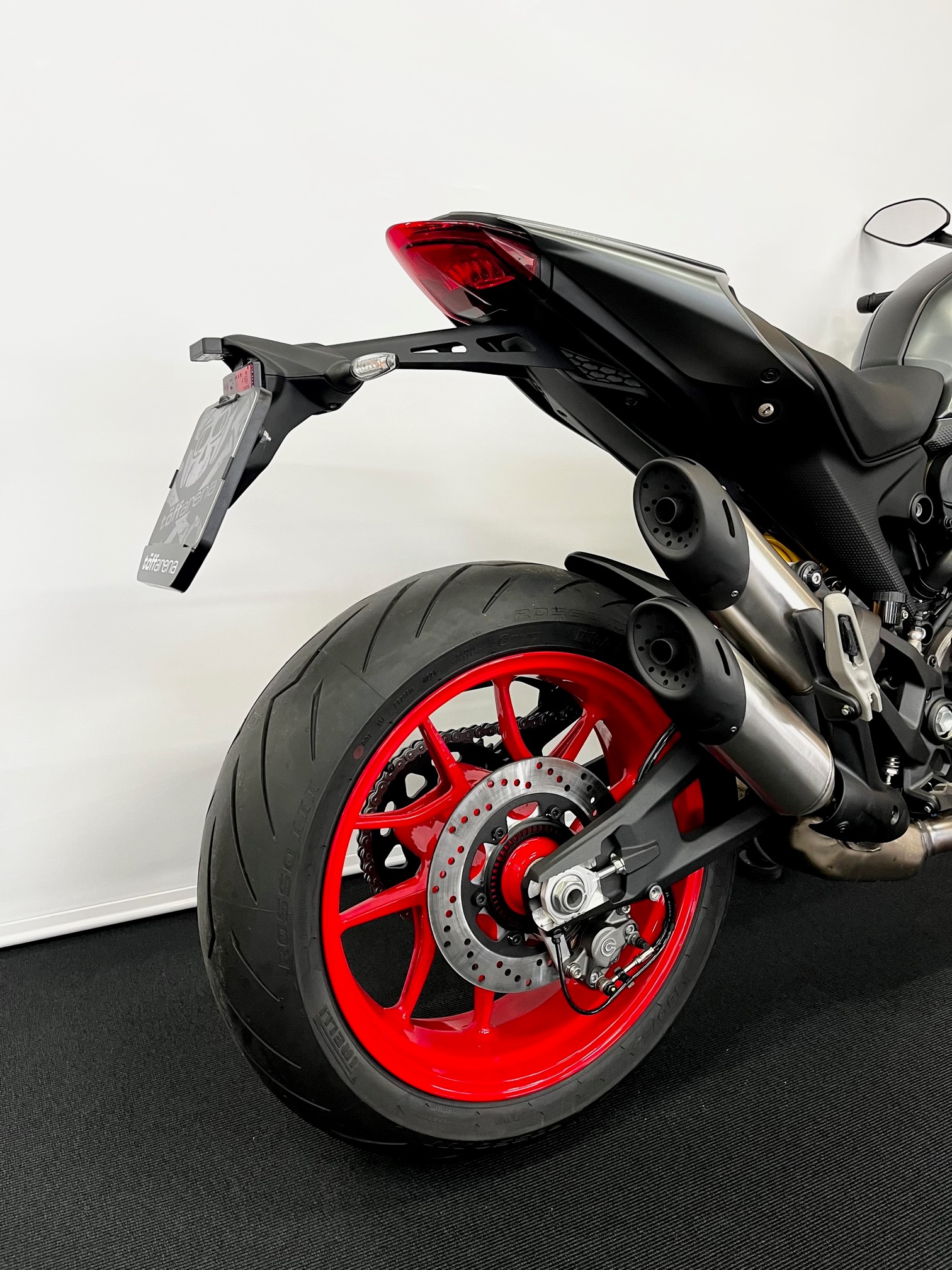 DUCATI Monster + 937-showroom-element-3