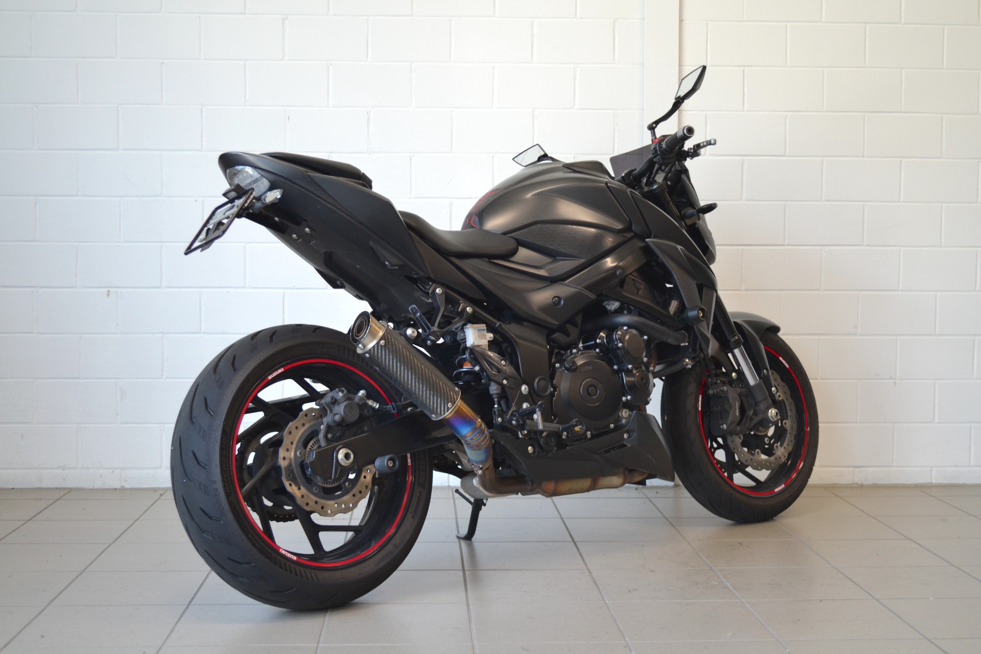 SUZUKI GSX-S 750 EVO ABS-showroom-element-3